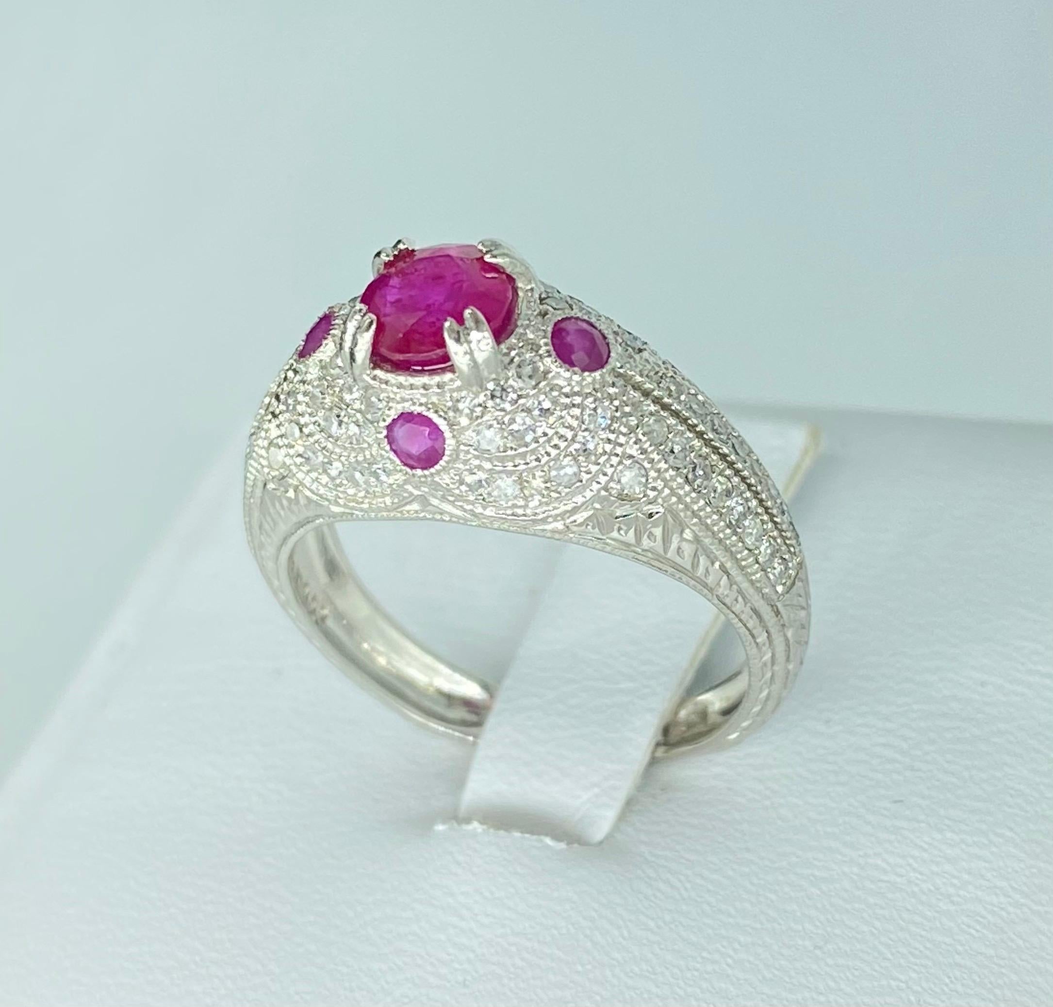 Taille coussin Bague Art déco en platine avec diamants et rubis de Birmanie « Myanmar » de 0,79 carat au centre, sans chaleur en vente