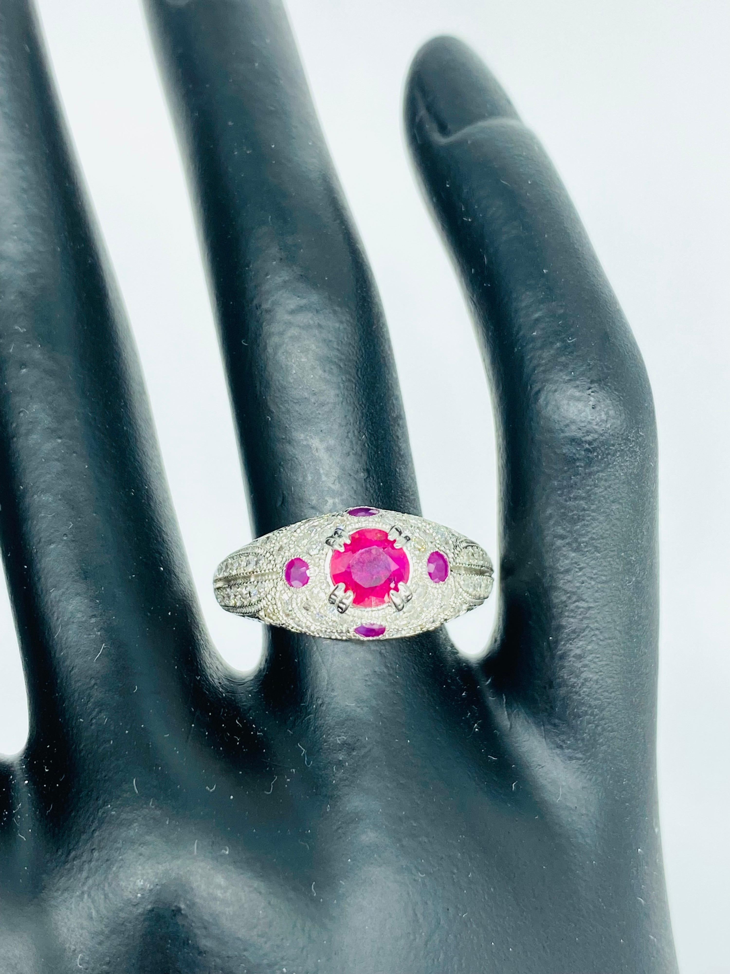 Bague Art déco en platine avec diamants et rubis de Birmanie « Myanmar » de 0,79 carat au centre, sans chaleur en vente 2