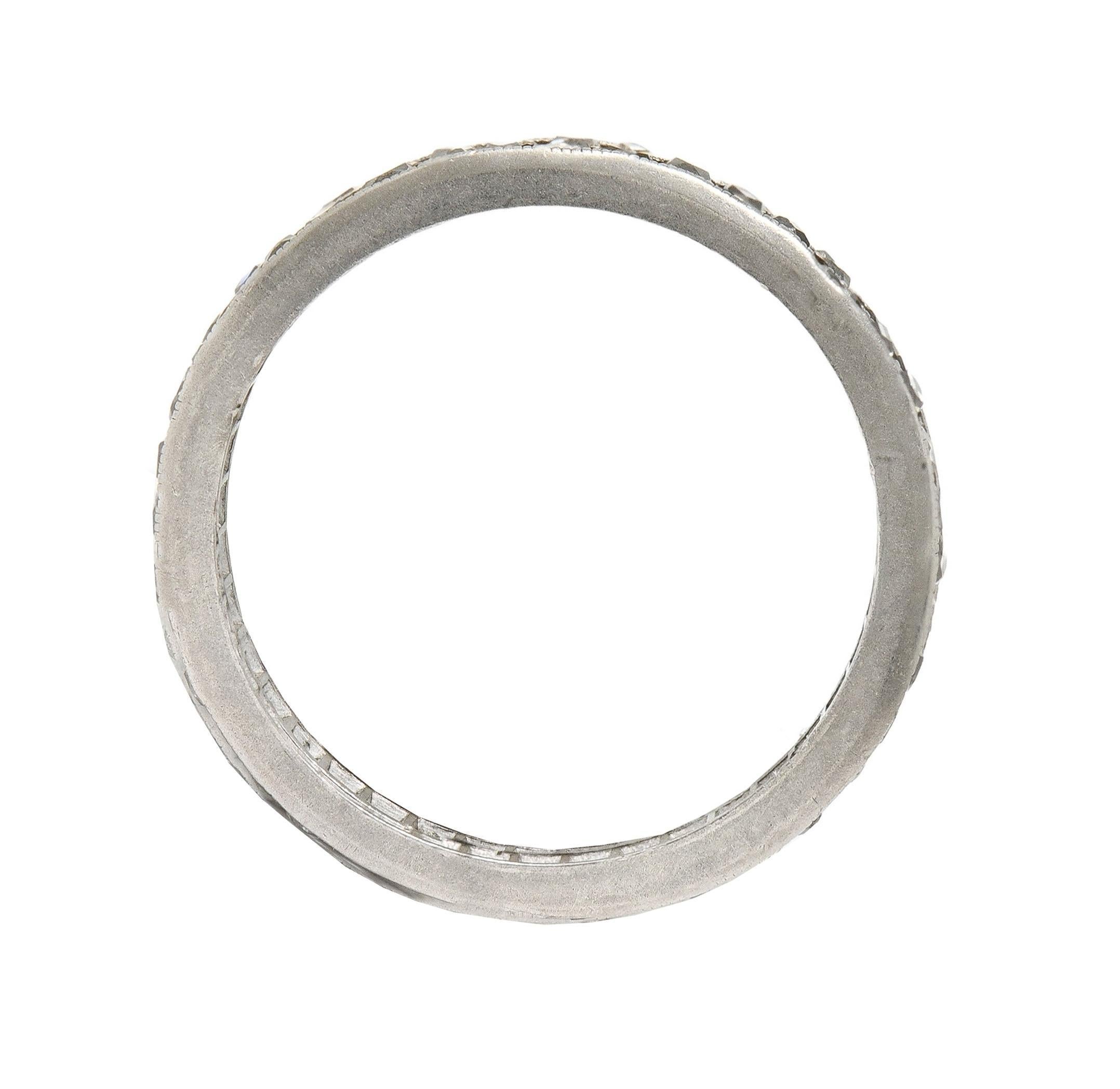 Art Deco 0.80 CTW French Cut Diamond Platinum Antique Eternity Wedding Band Ring For Sale 1