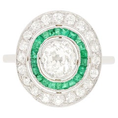 Bague cible Art déco en diamants et émeraudes de 0,80 carat, c. 1920