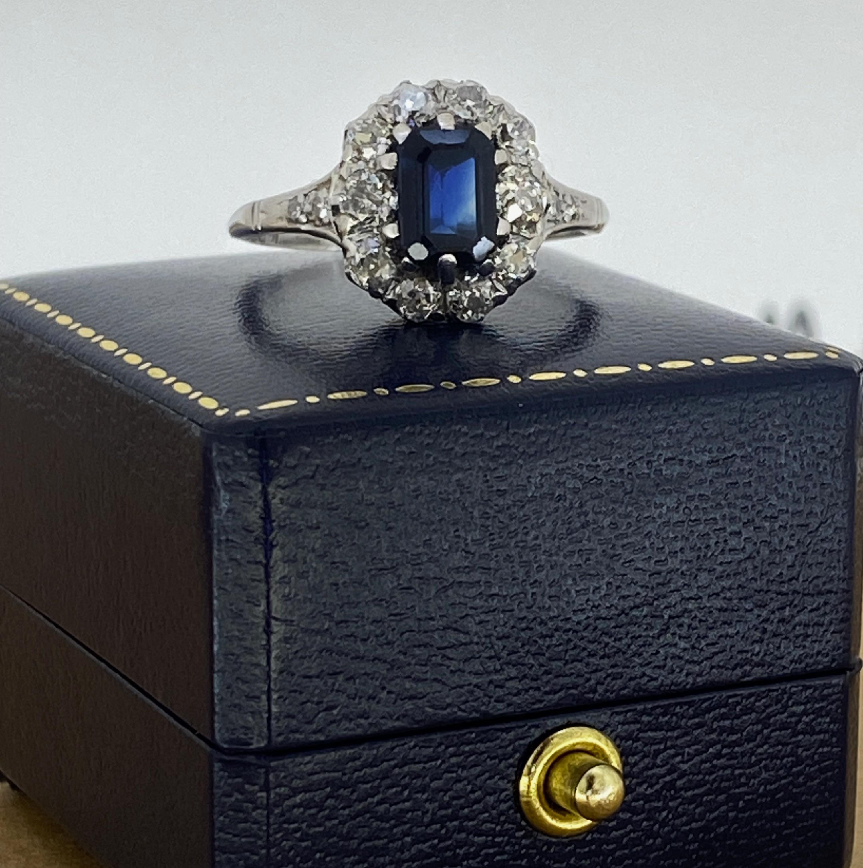 Art-Deco 0,80ct Natürlicher Saphir & Diamantring mit Smaragdschliff in 18K Gold/Platin im Angebot 5