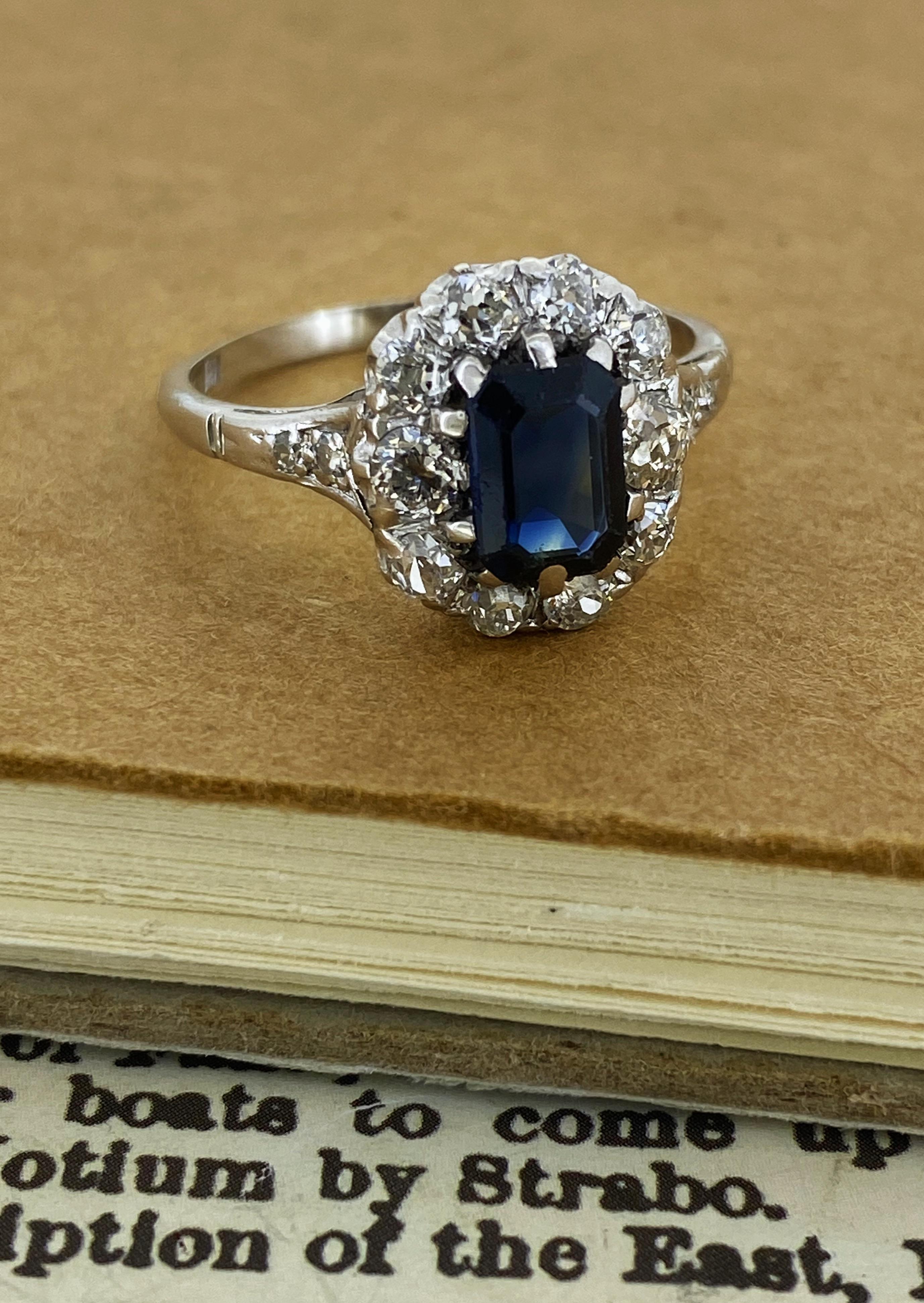 Art-Deco 0,80ct Natürlicher Saphir & Diamantring mit Smaragdschliff in 18K Gold/Platin im Angebot 6