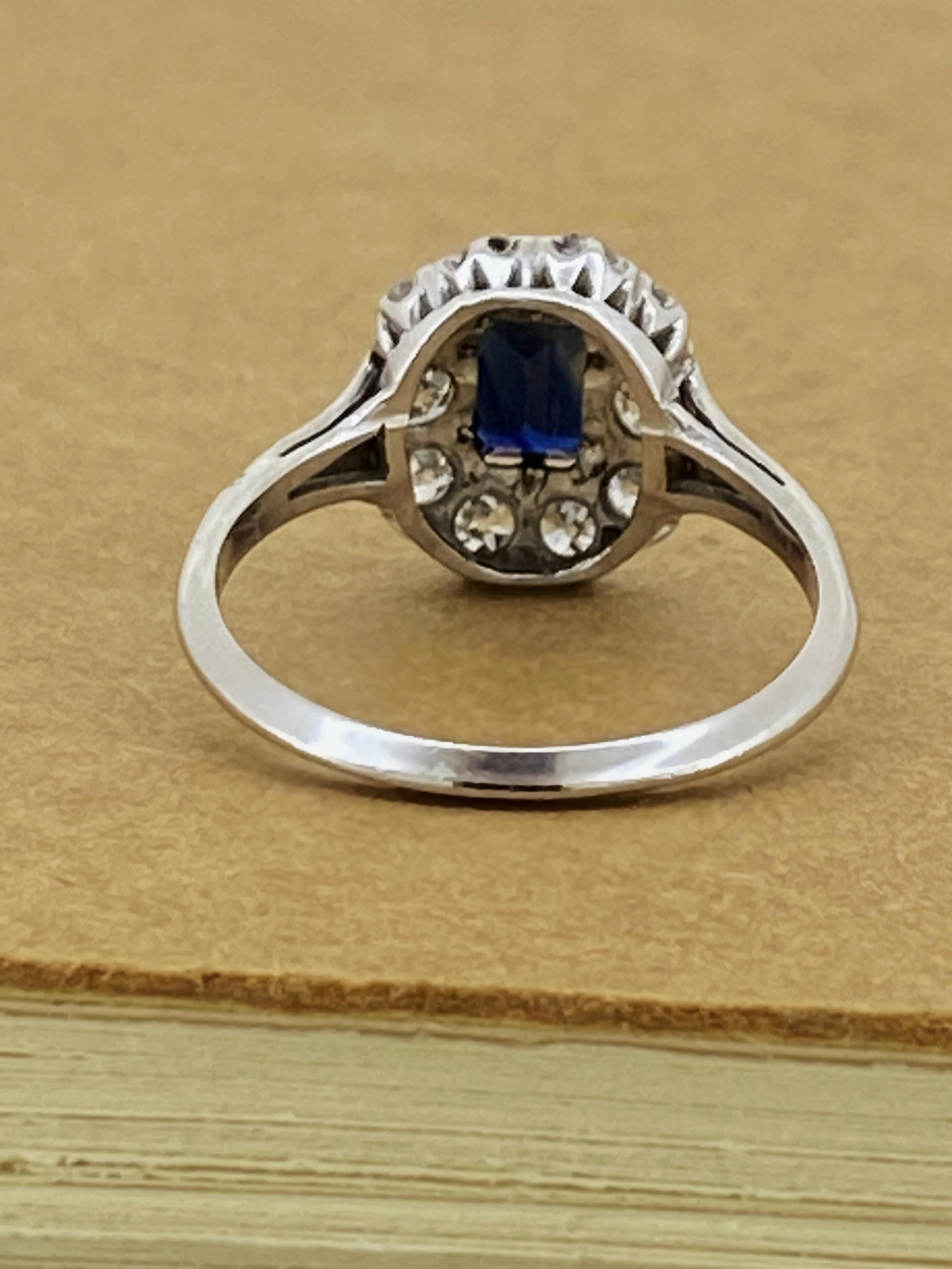 Art-Deco 0,80ct Natürlicher Saphir & Diamantring mit Smaragdschliff in 18K Gold/Platin im Angebot 1