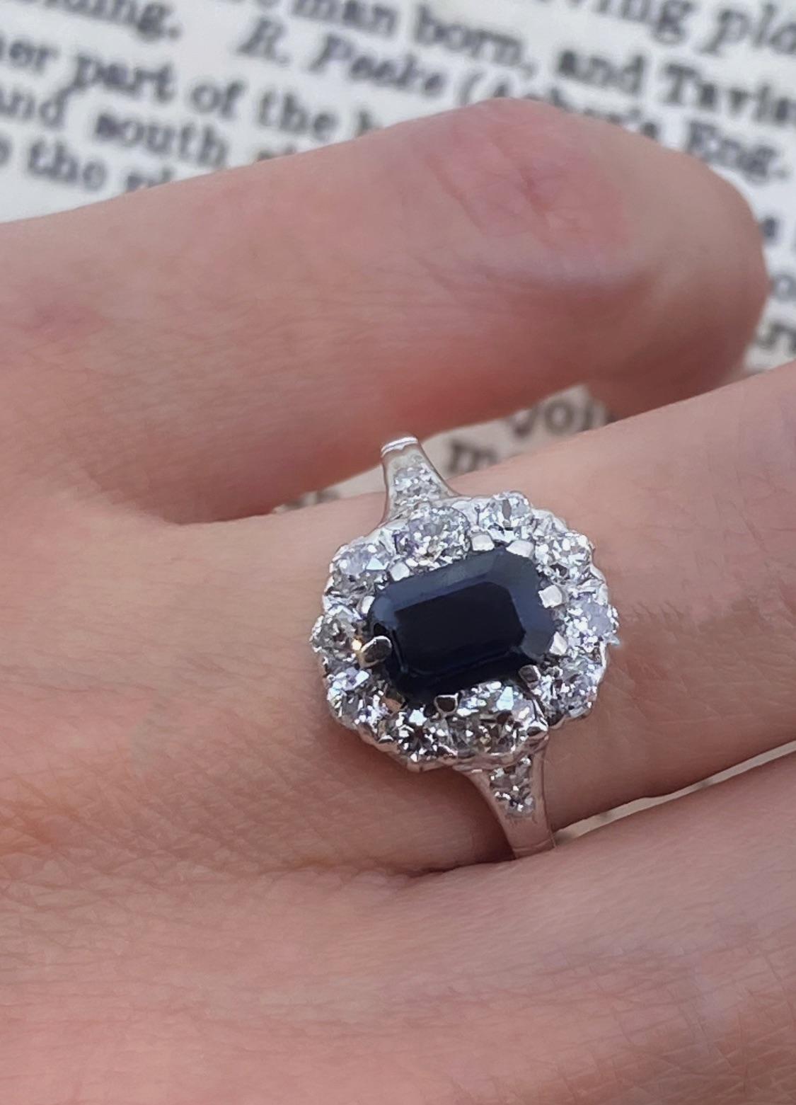 Art-Deco 0,80ct Natürlicher Saphir & Diamantring mit Smaragdschliff in 18K Gold/Platin im Angebot 2