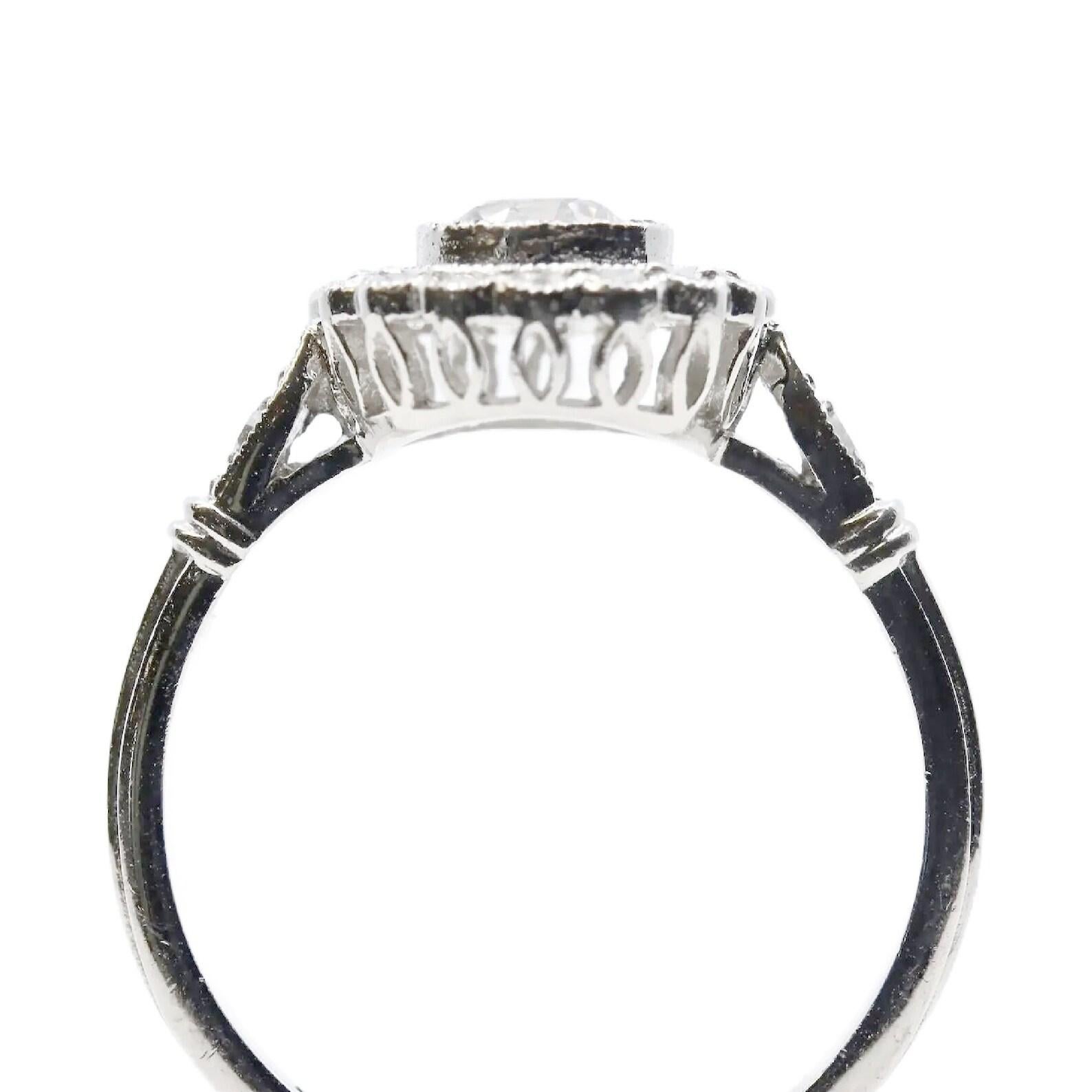 Verlobungsring aus Platin mit 0,80 Karat Diamant-Halo im Art déco-Stil Damen im Angebot