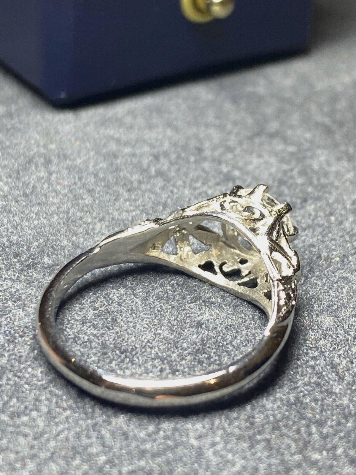 Art-Deco 0.84ct Transitional Diamond 'G/SI' Solitaire with Accents Platinum Ring In Excellent Condition For Sale In MELBOURNE, AU