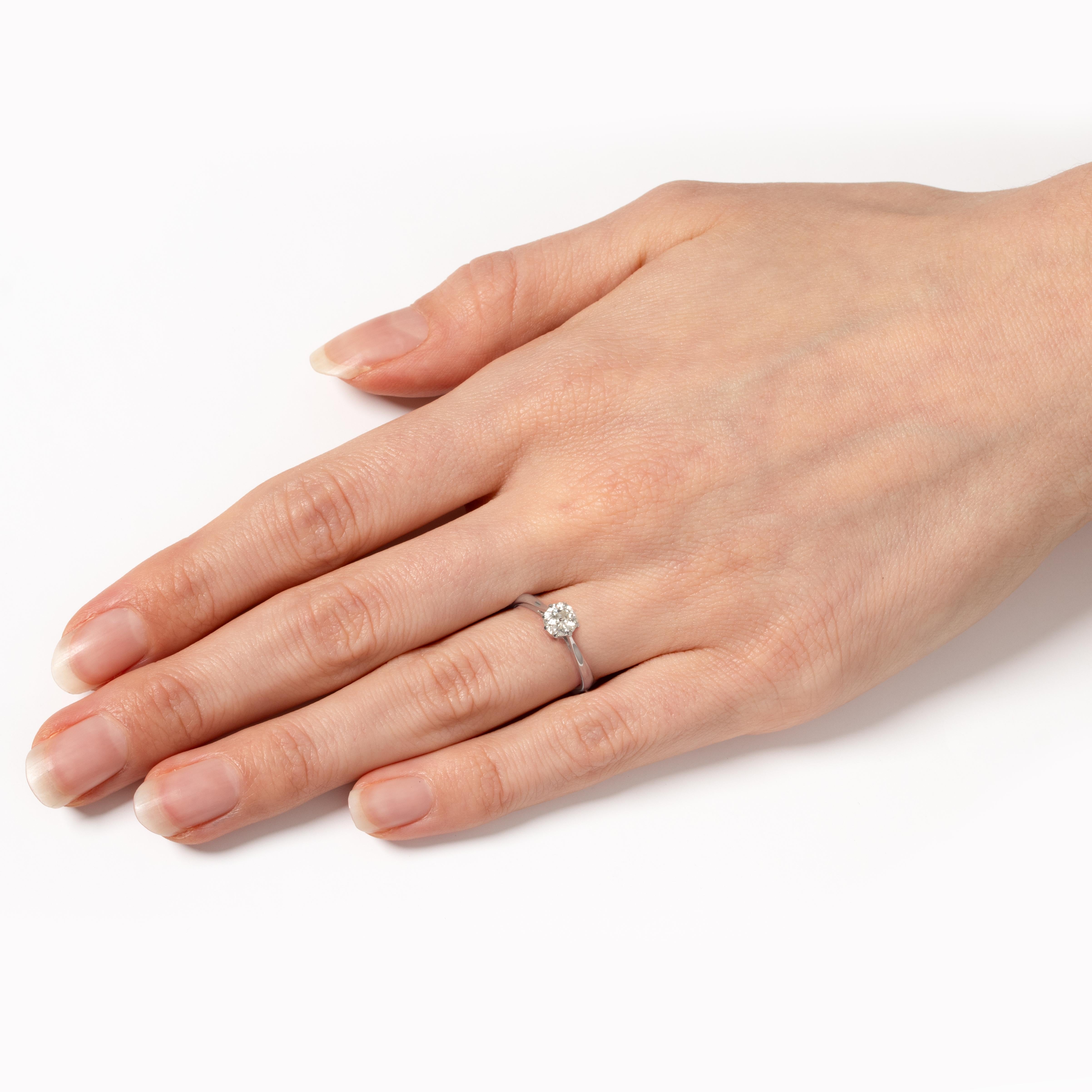Femenino o masculino Anillo solitario de diamantes Art Déco de 0,85 ct, c.1920 en venta