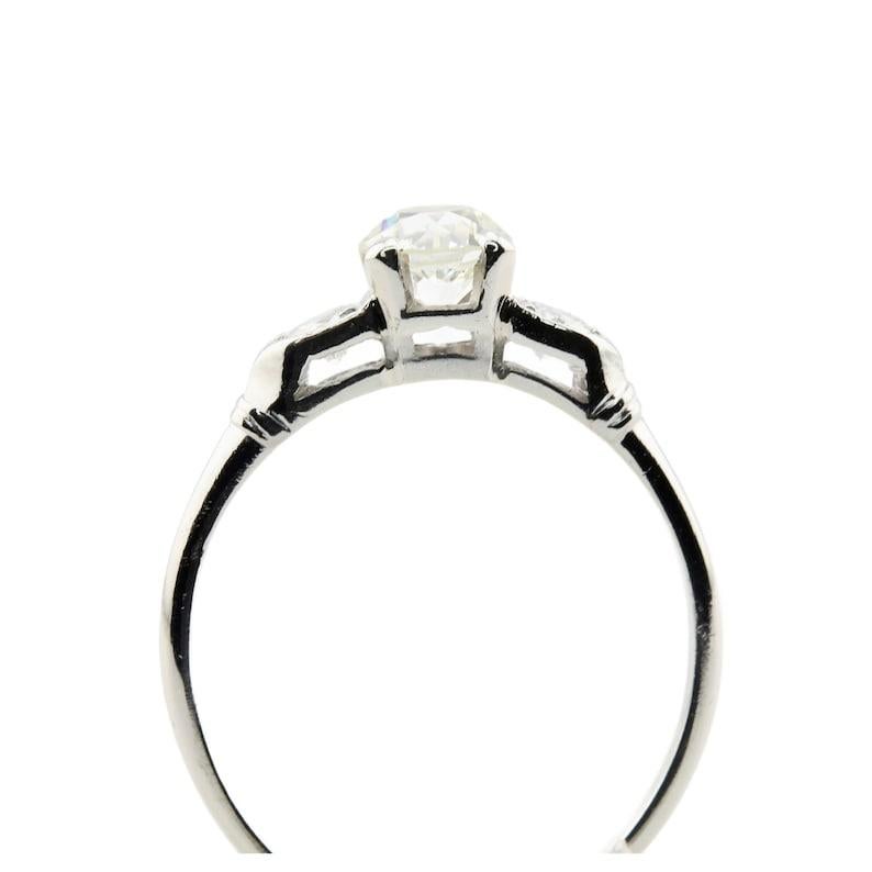 Women's Art Deco 0.85ctw Three Stone Old European Cut Diamond Platinum Engagement Ring For Sale