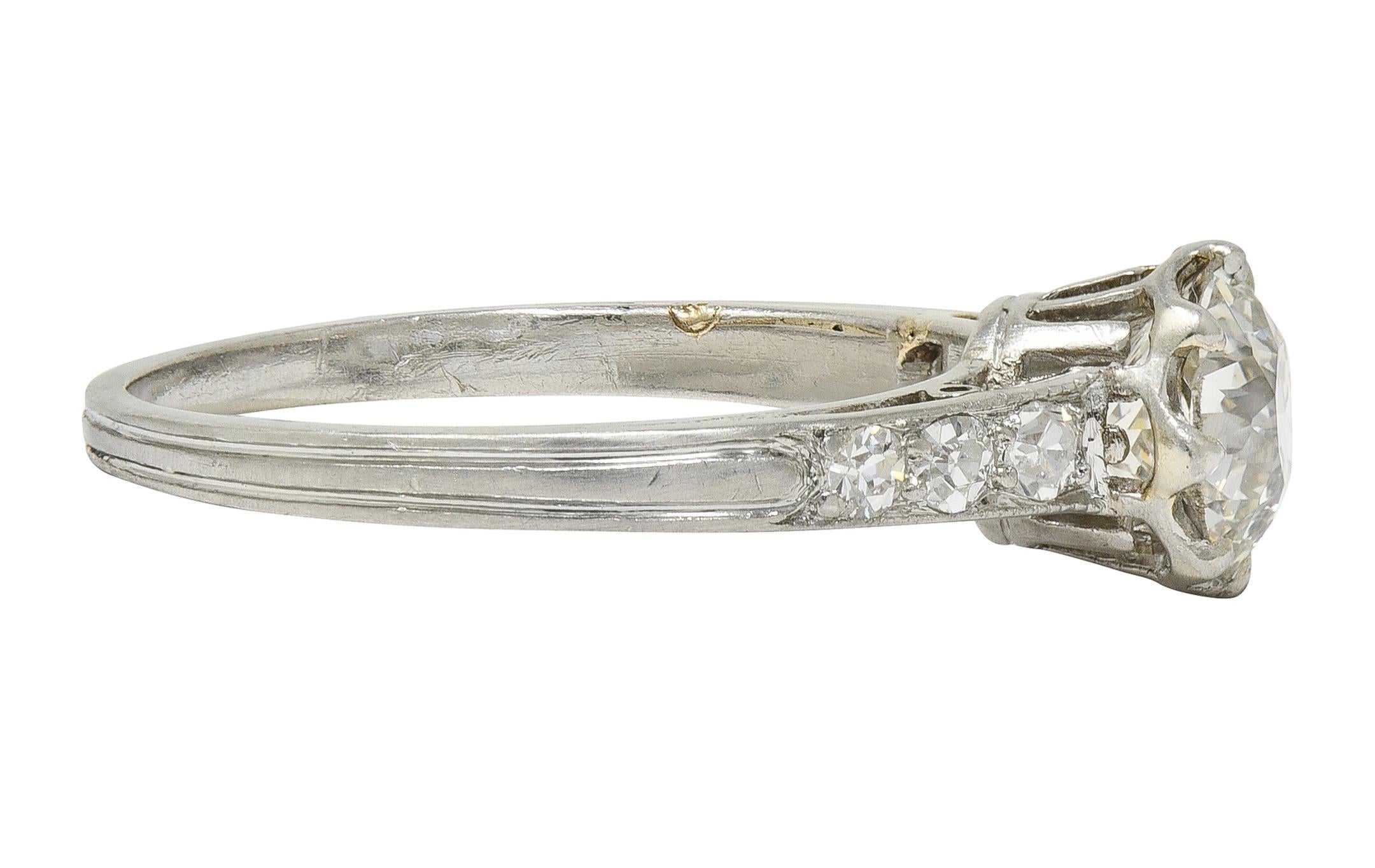 Art Déco Anello di fidanzamento vintage in platino con diamante vecchio taglio europeo Art Deco 0.87 CTW in vendita