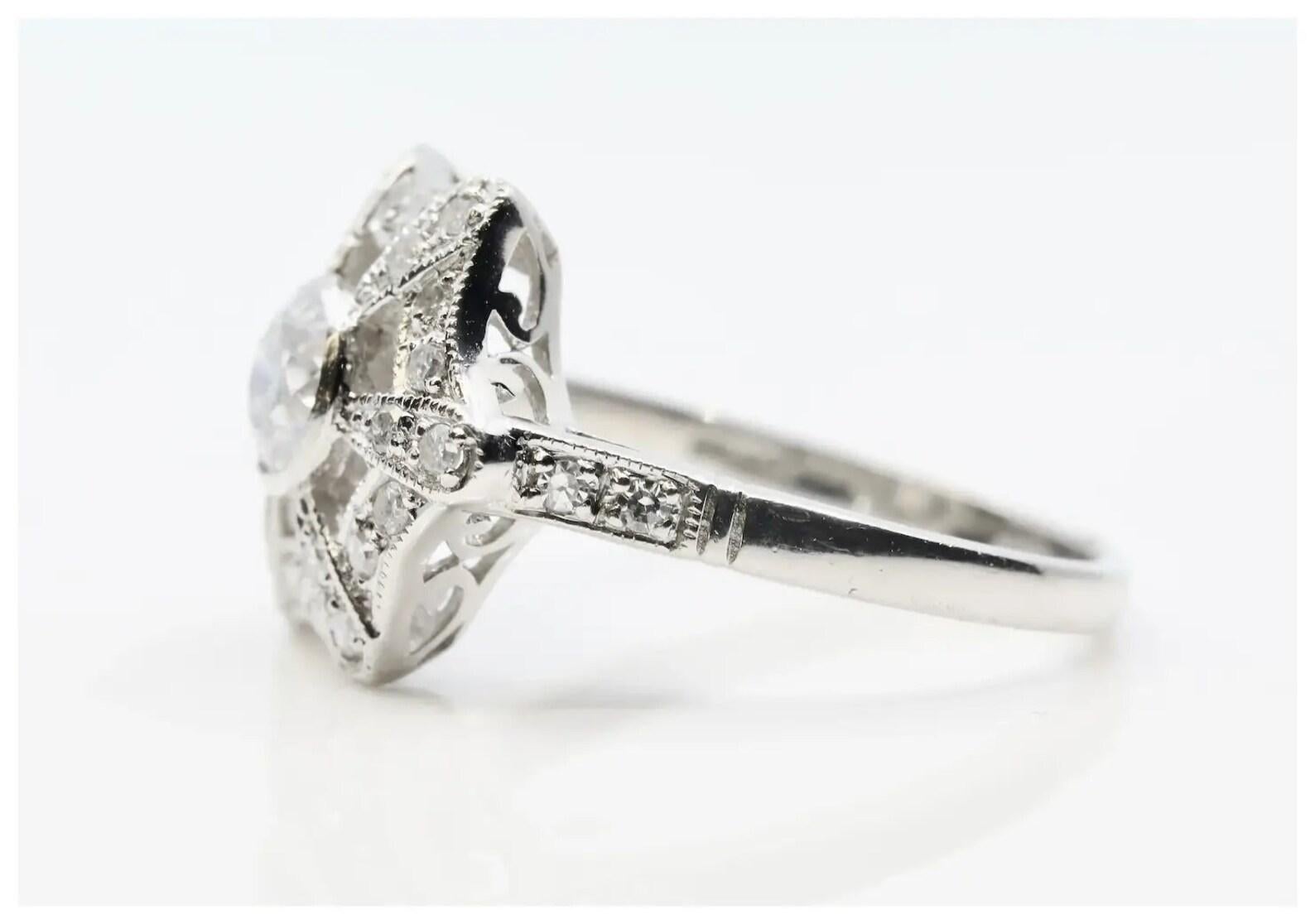 Art Deco 0.87ctw Diamond Engagement Ring in Platinum In Good Condition For Sale In Boston, MA