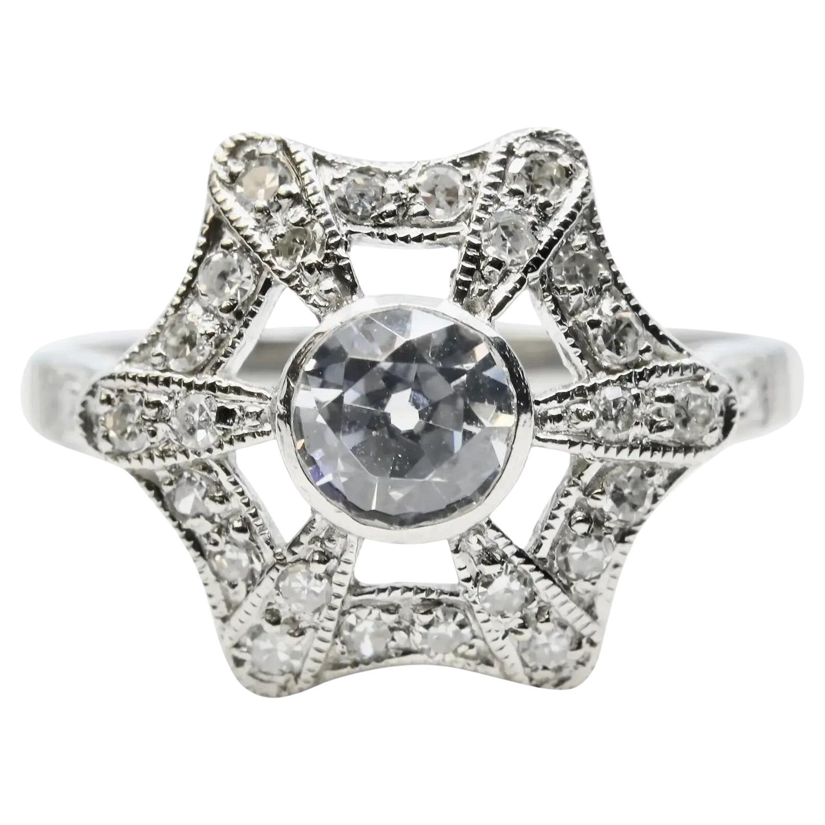 Art Deco 0.87ctw Diamond Engagement Ring in Platinum For Sale