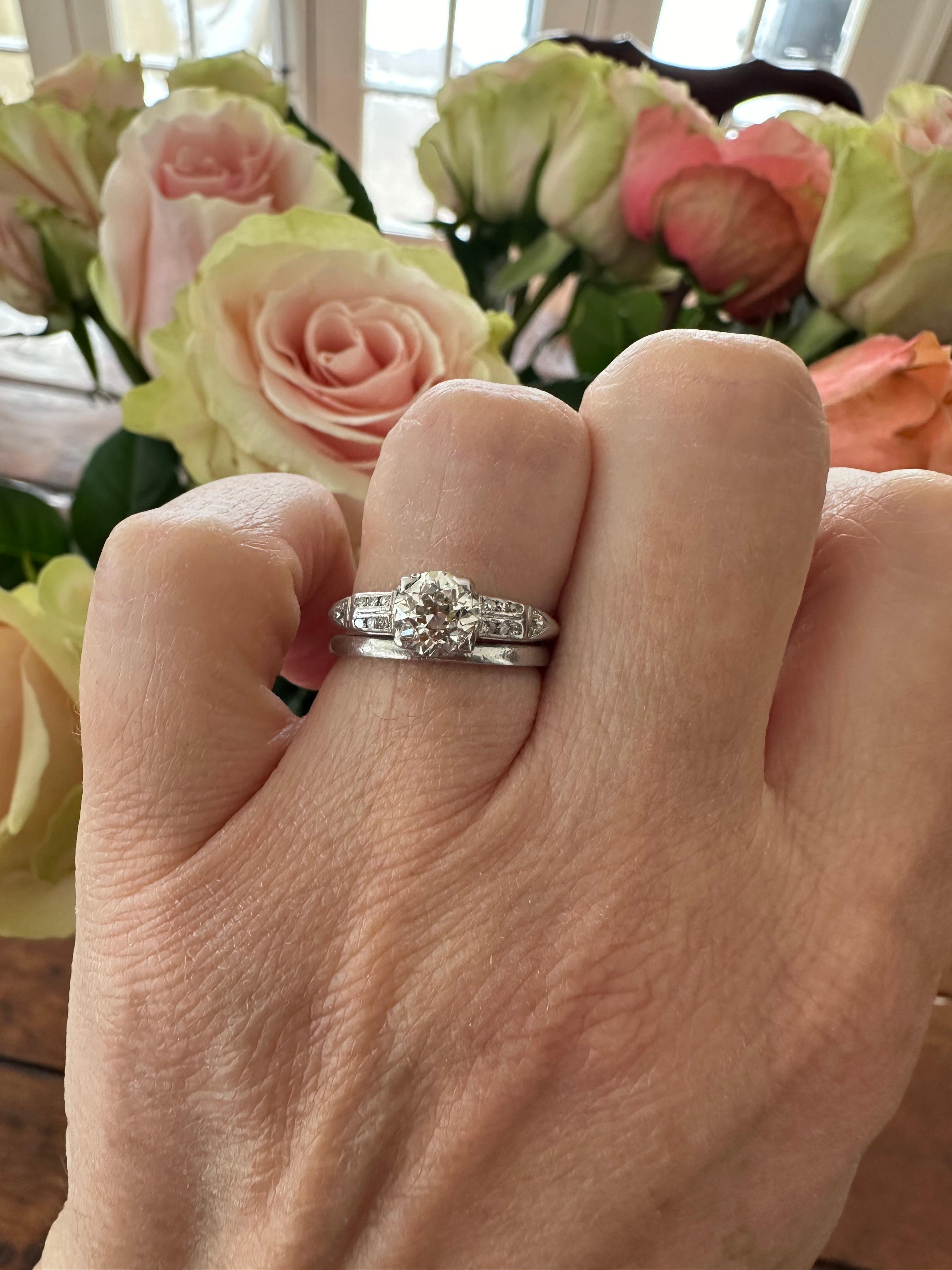 Art Deco 0.88-Carat Diamond Engagement Ring For Sale 5