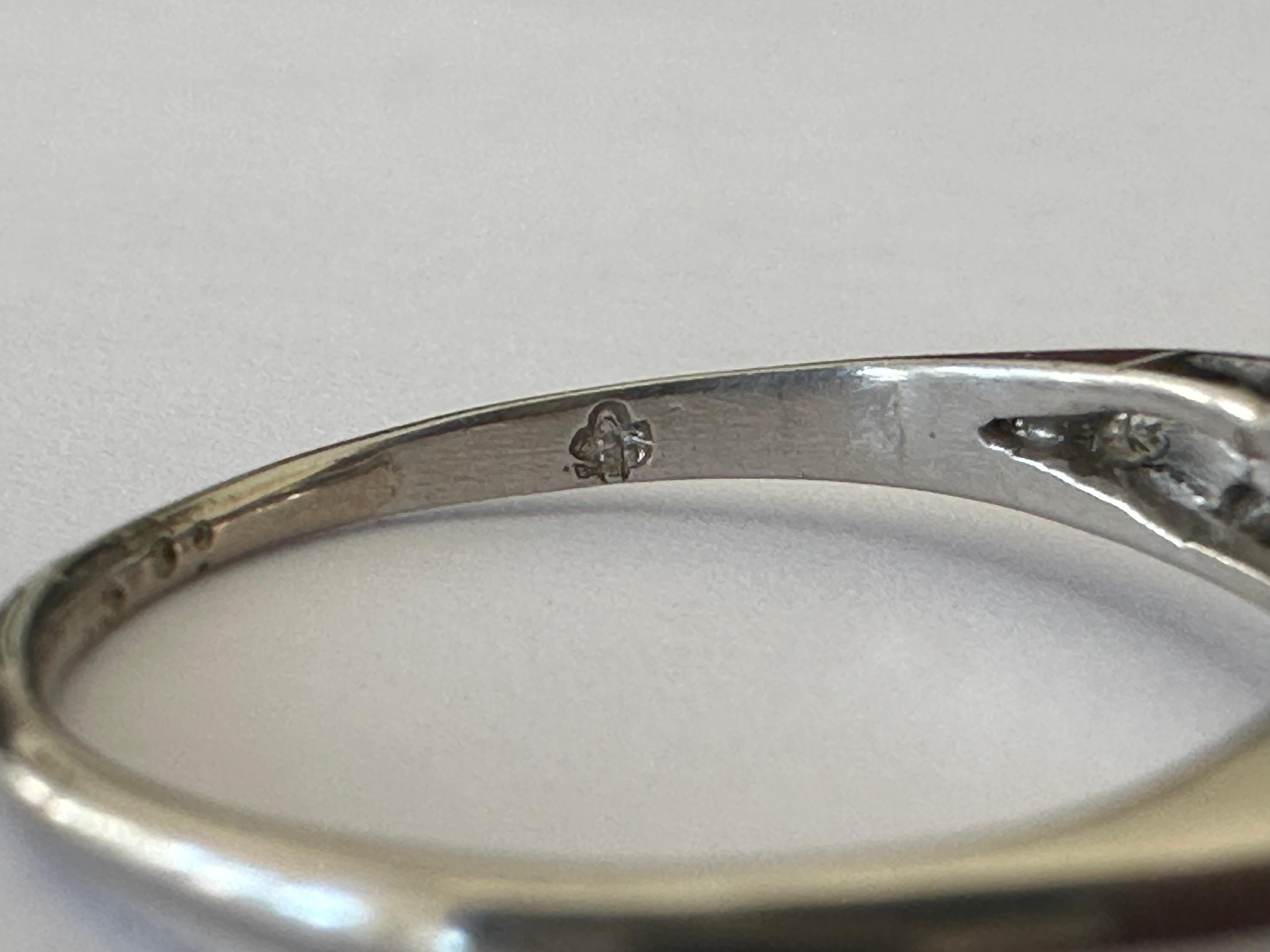 Art Deco 0.88-Carat Diamond Engagement Ring  For Sale 2