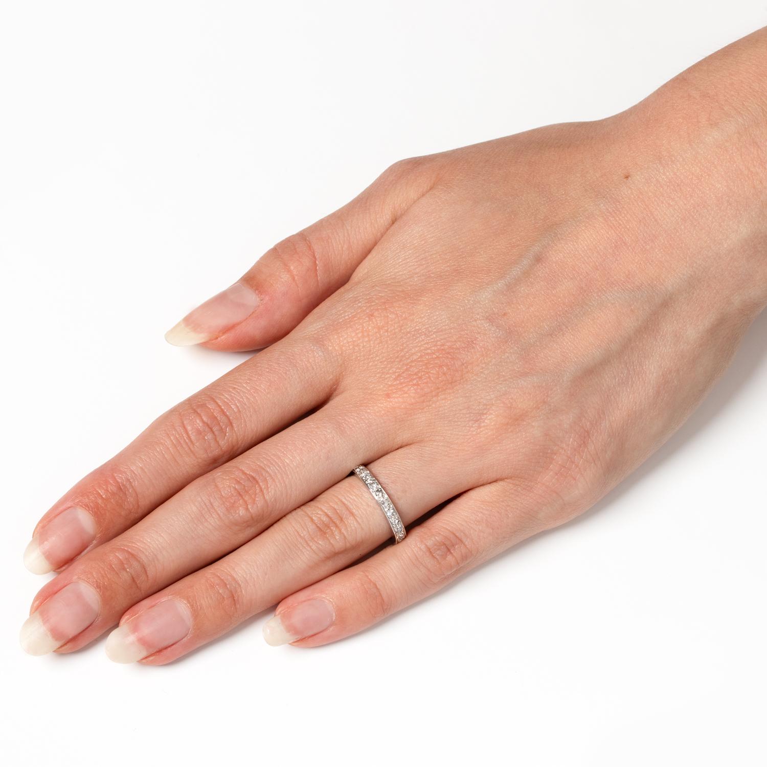 Art Deco 0.88ct Diamond Eternity Ring, c.1920s In Good Condition In London, GB