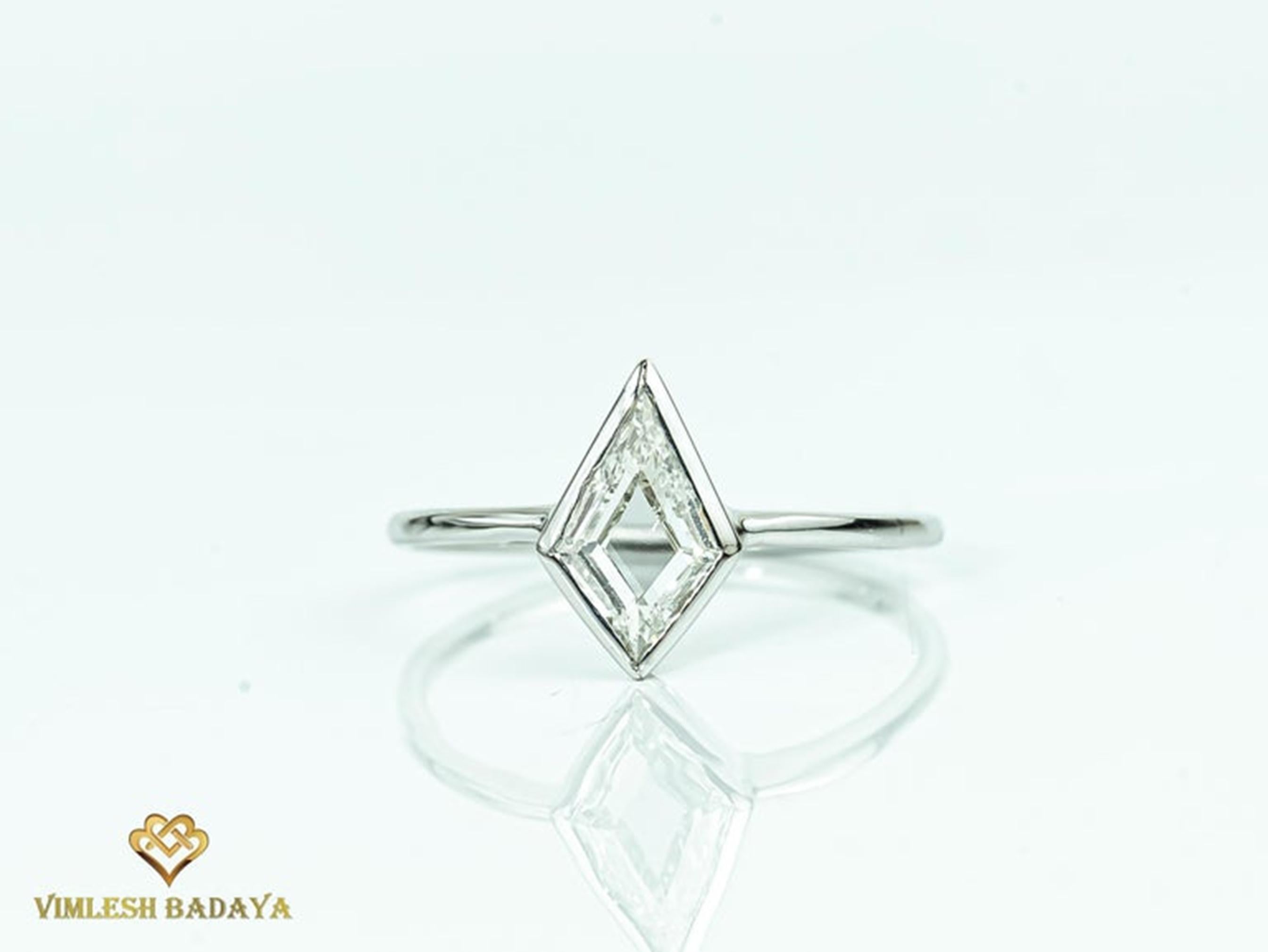 Anello solitario con diamante aquilone Art Deco 0,8ct - Oro bianco 18 carati in vendita 1