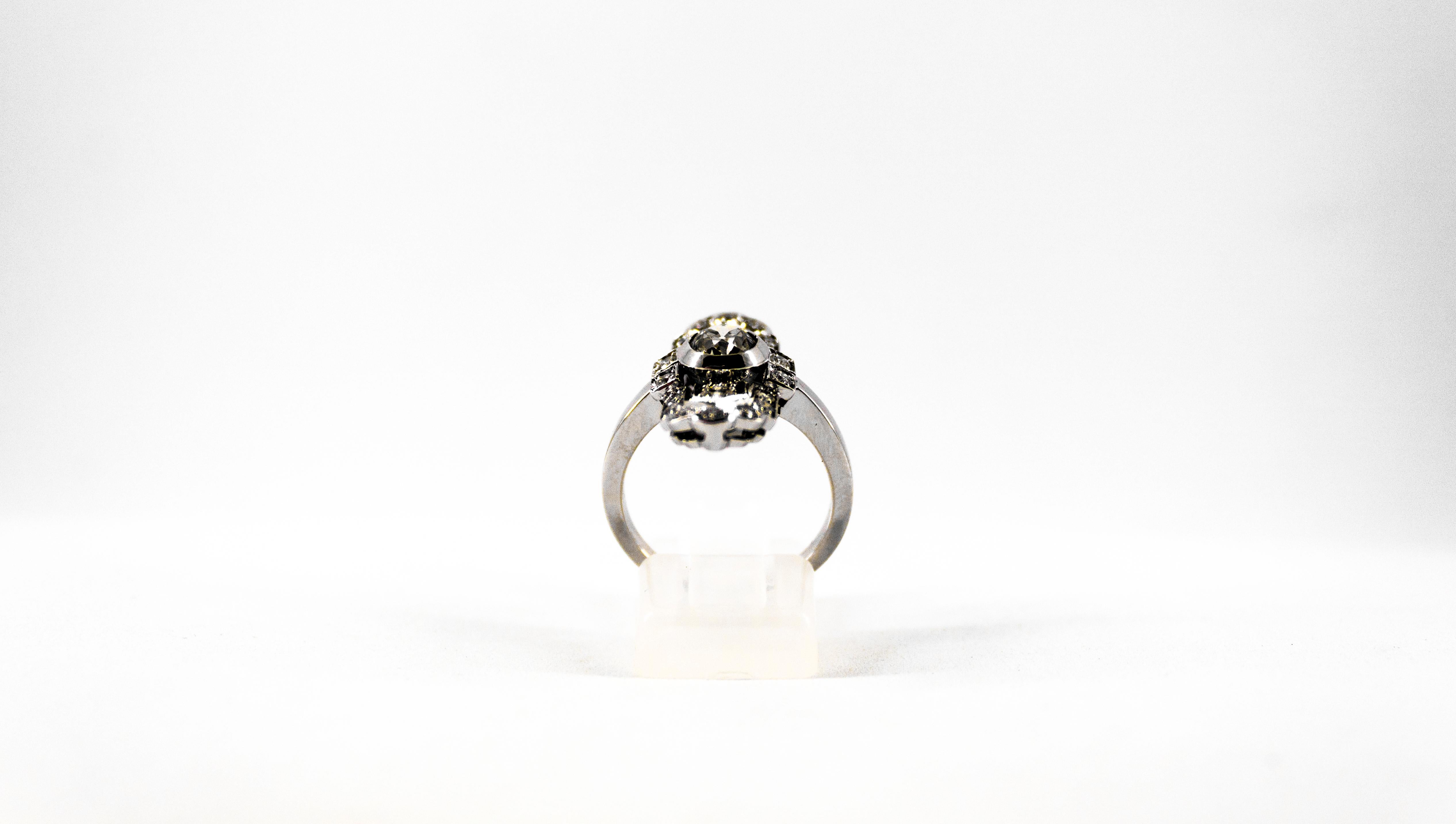 Round Cut Art Deco Style 0.90 Carat Central Diamond 0.54 Carat Diamond White Gold Ring
