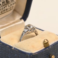 Anello Art Déco da 0.90 carati con diamante a taglio europeo antico. Anello con diamante, platino, L VS1