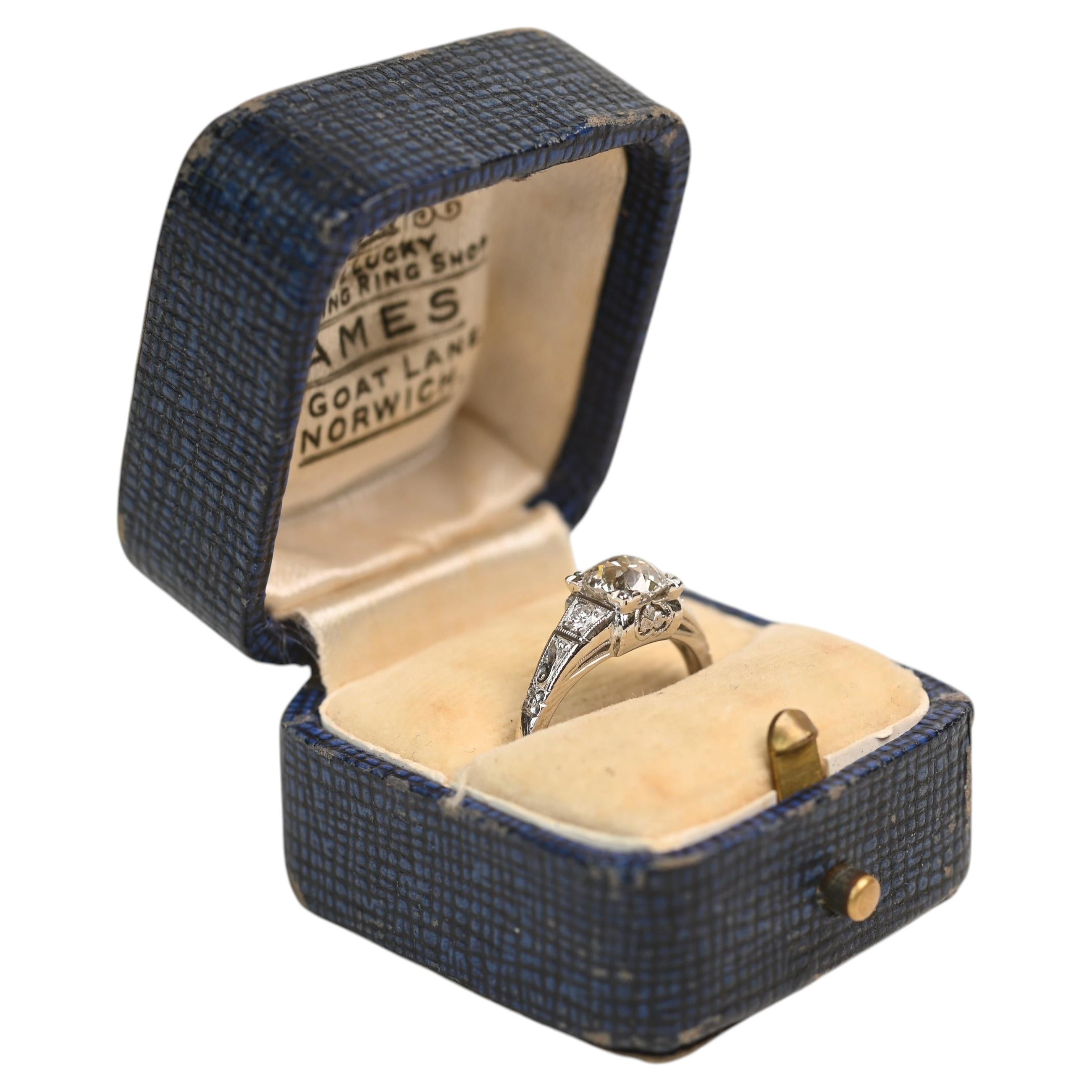 Art Deco 0.90 Carat Old European Cut Ring. Diamond Accent Ring Platinum L VS1