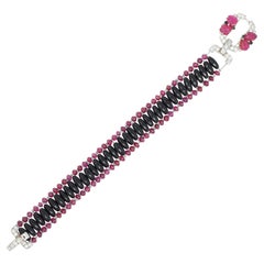 Bracelet boucle antique Art déco avec perles, diamants, rubis, onyx et platine, 0,90 carat poids total