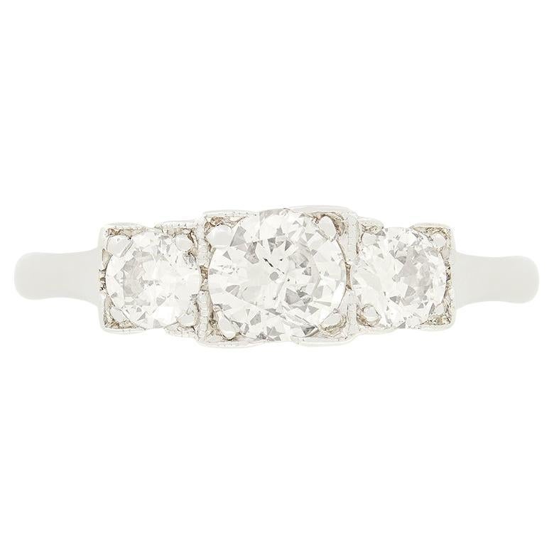 Bague trilogie de diamants 0,90 carat Art déco, c. 1920 en vente