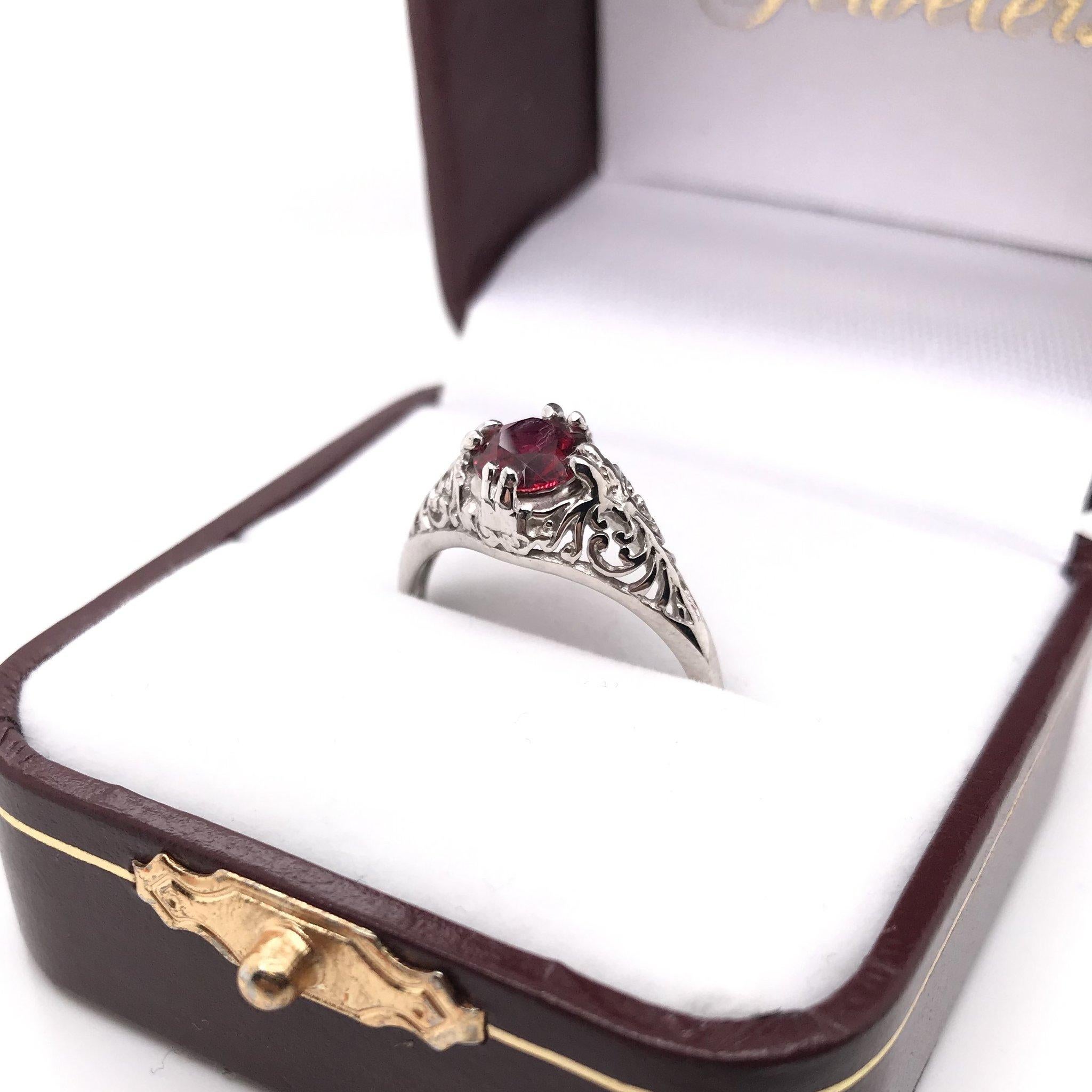 Art Deco 0.92 Carat Ruby Filigree Ring In Good Condition In Montgomery, AL