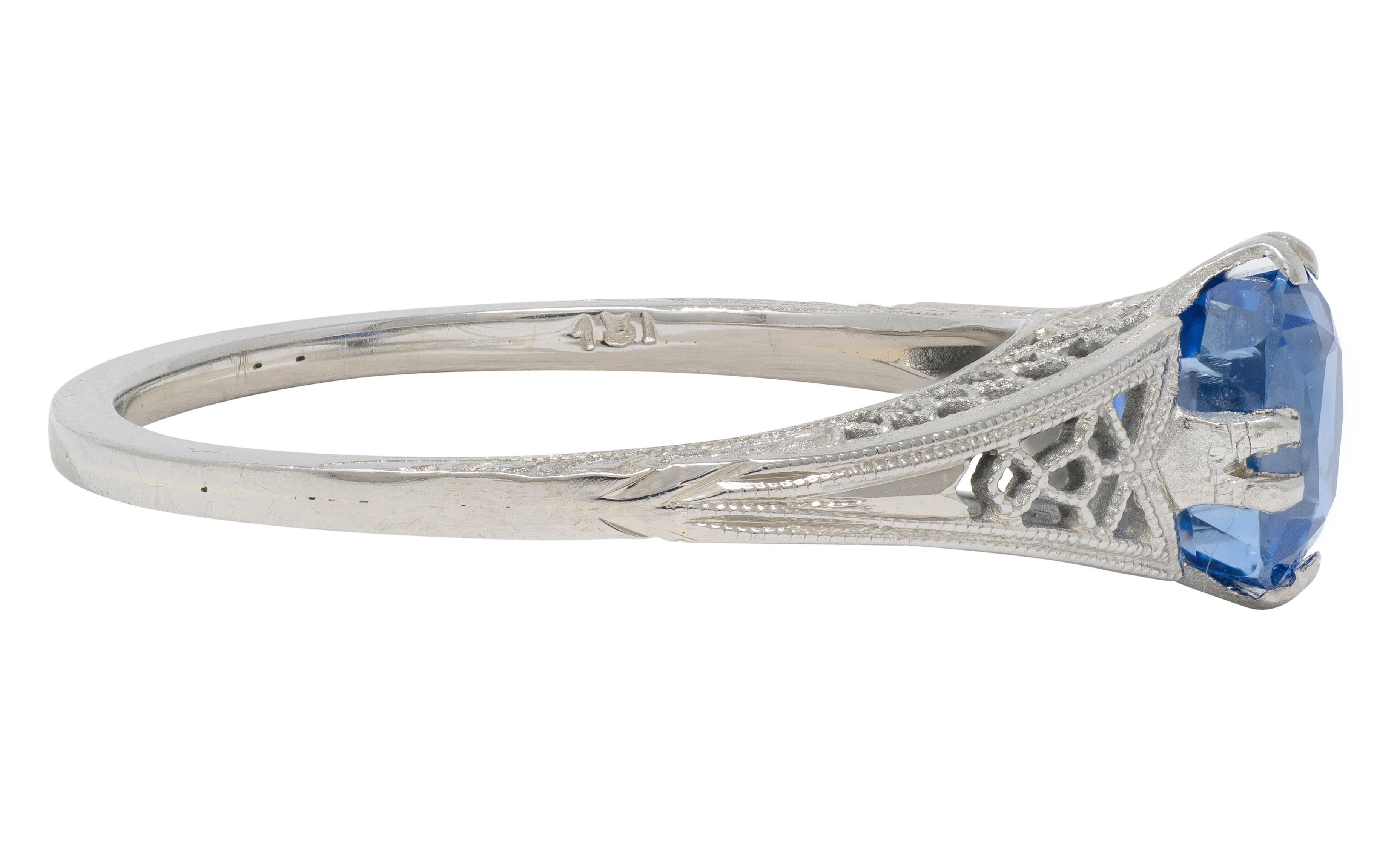 Art déco Art Deco 0.93 CTW Oval Cut Sapphire 18 Karat White Gold Vintage Lotus Ring en vente