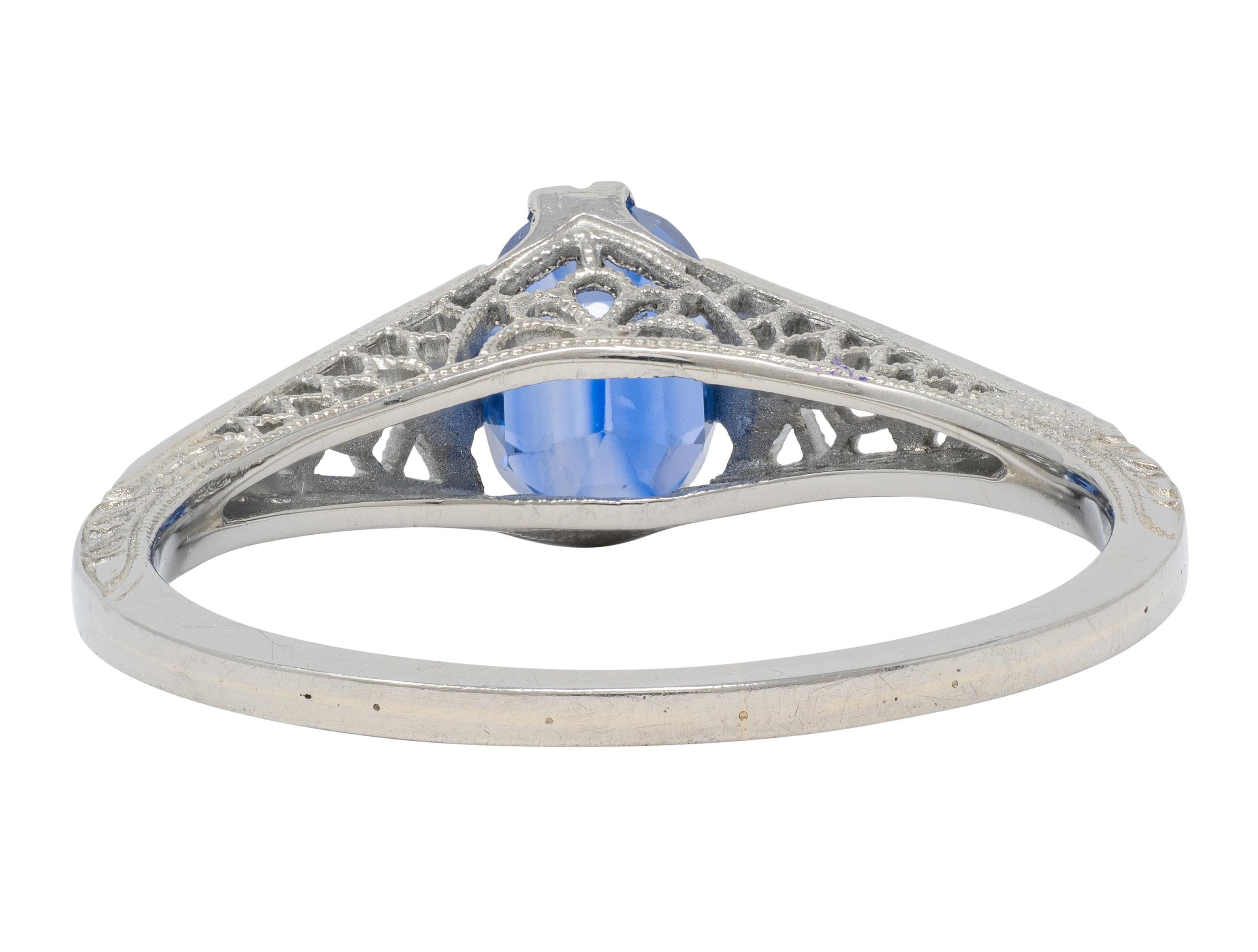 Taille ovale Art Deco 0.93 CTW Oval Cut Sapphire 18 Karat White Gold Vintage Lotus Ring en vente