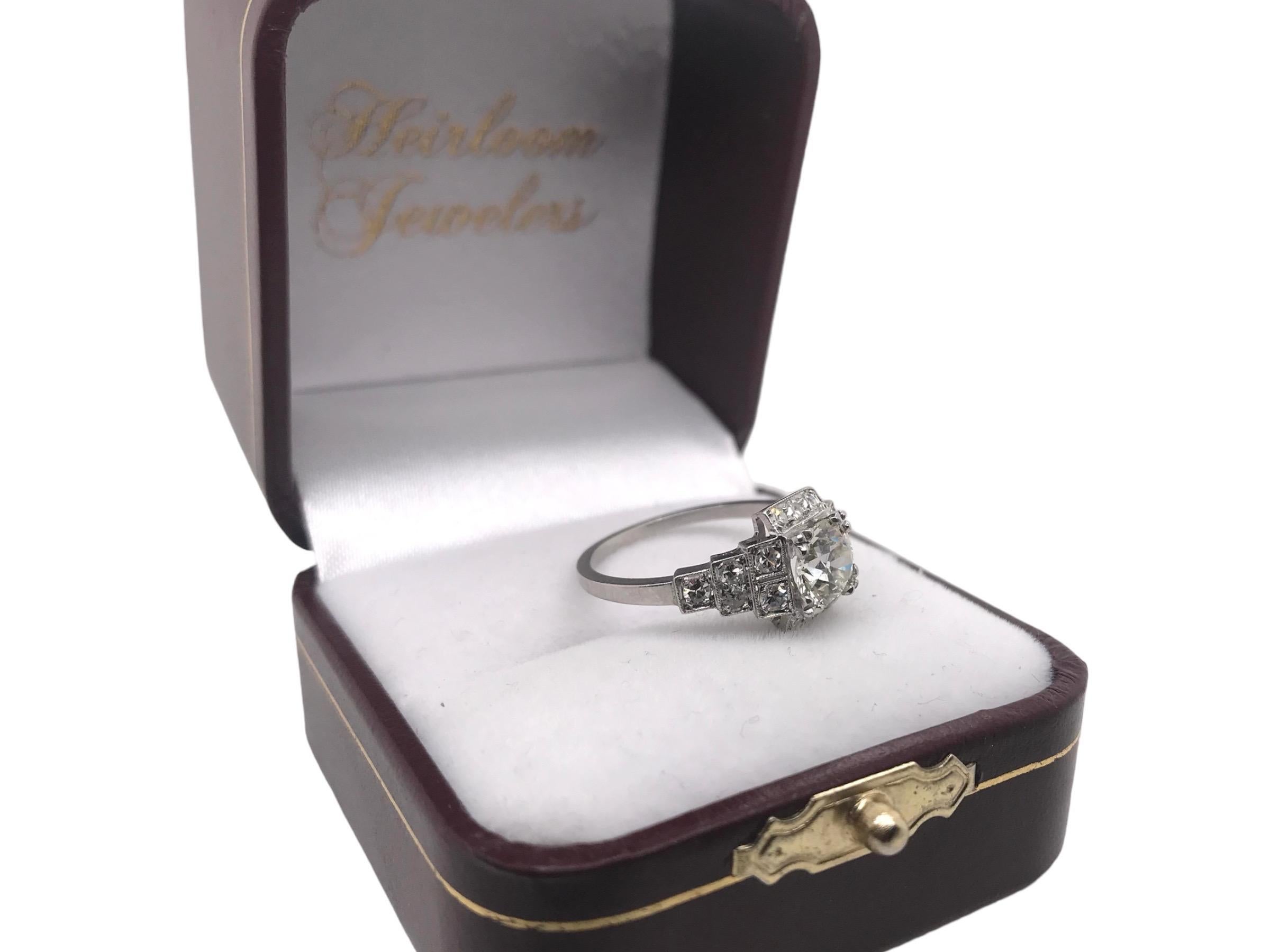 Art Deco 0.95 Carat Platinum Engagement Ring For Sale 6