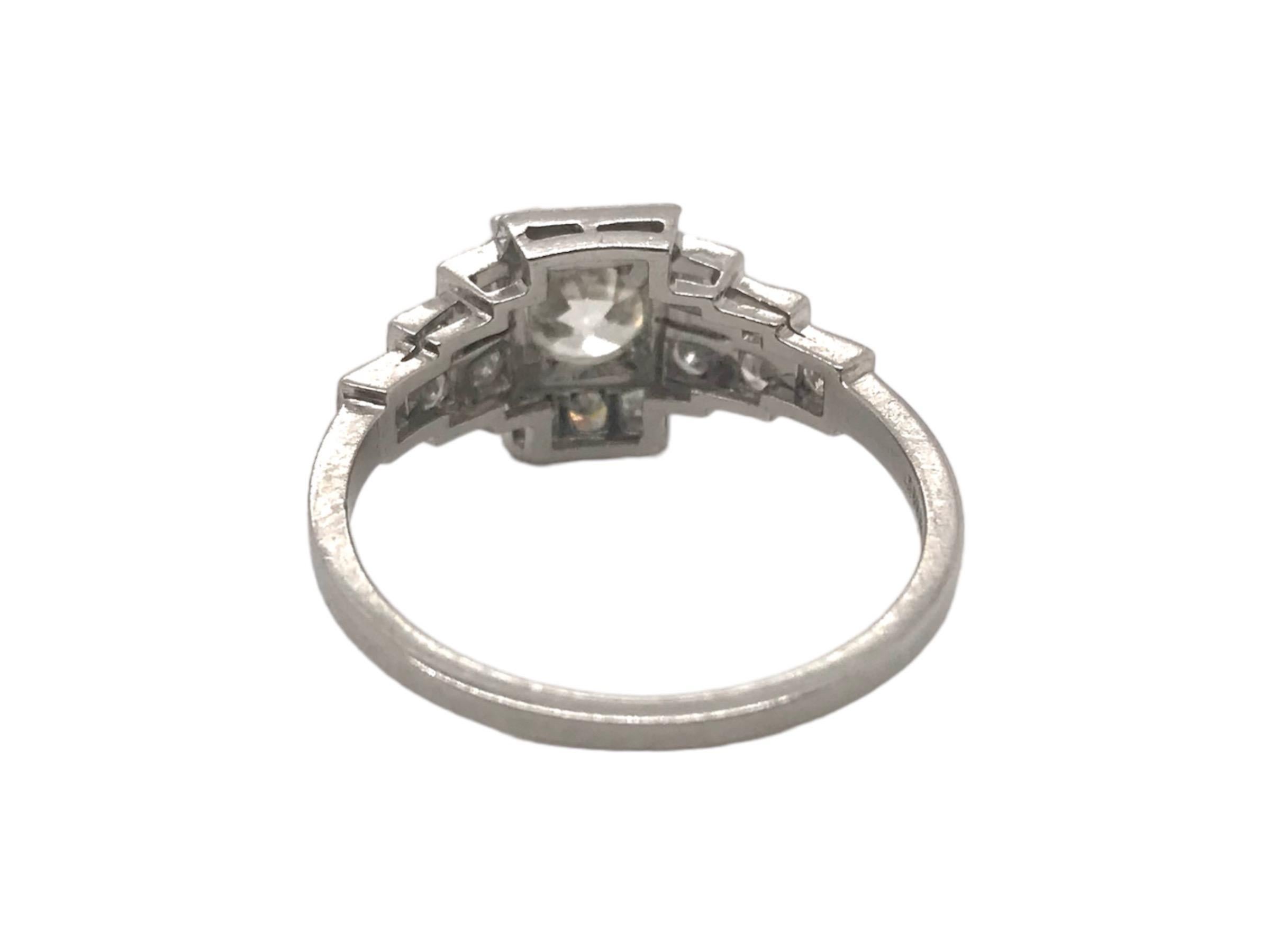 Art Deco 0.95 Carat Platinum Engagement Ring For Sale 1