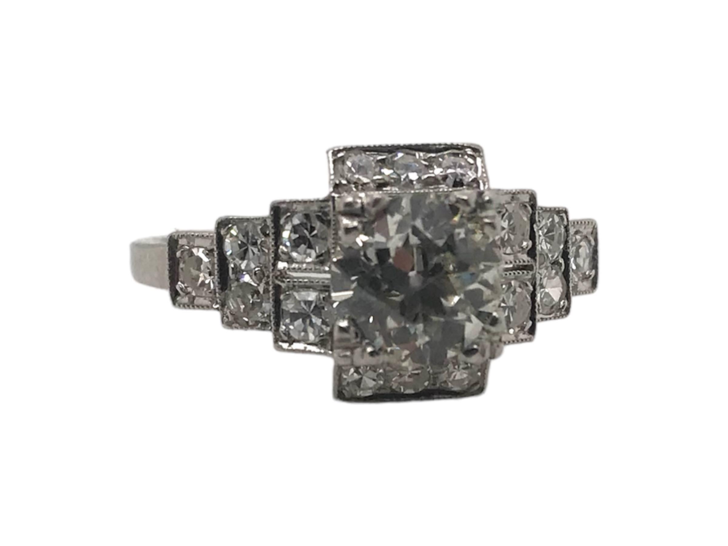 Art Deco 0.95 Carat Platinum Engagement Ring For Sale 3