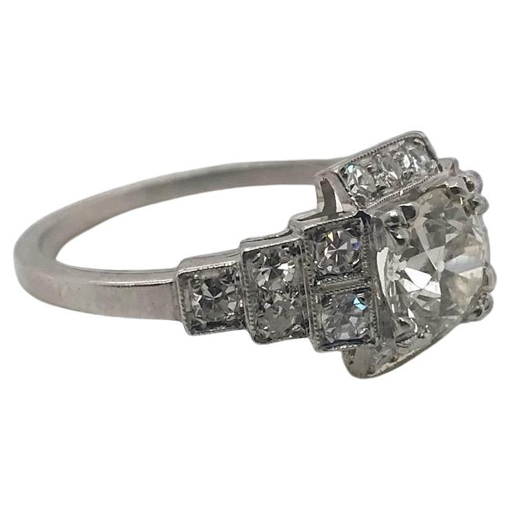 Art Deco 0.95 Carat Platinum Engagement Ring For Sale