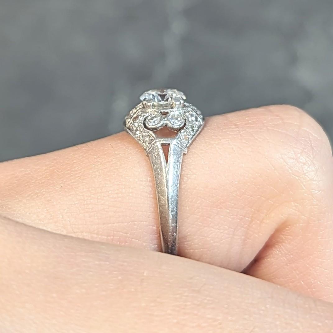 Art Deco 0.95 CTW Old European Cut Diamond Platinum Bombay Heart Engagement Ring For Sale 11