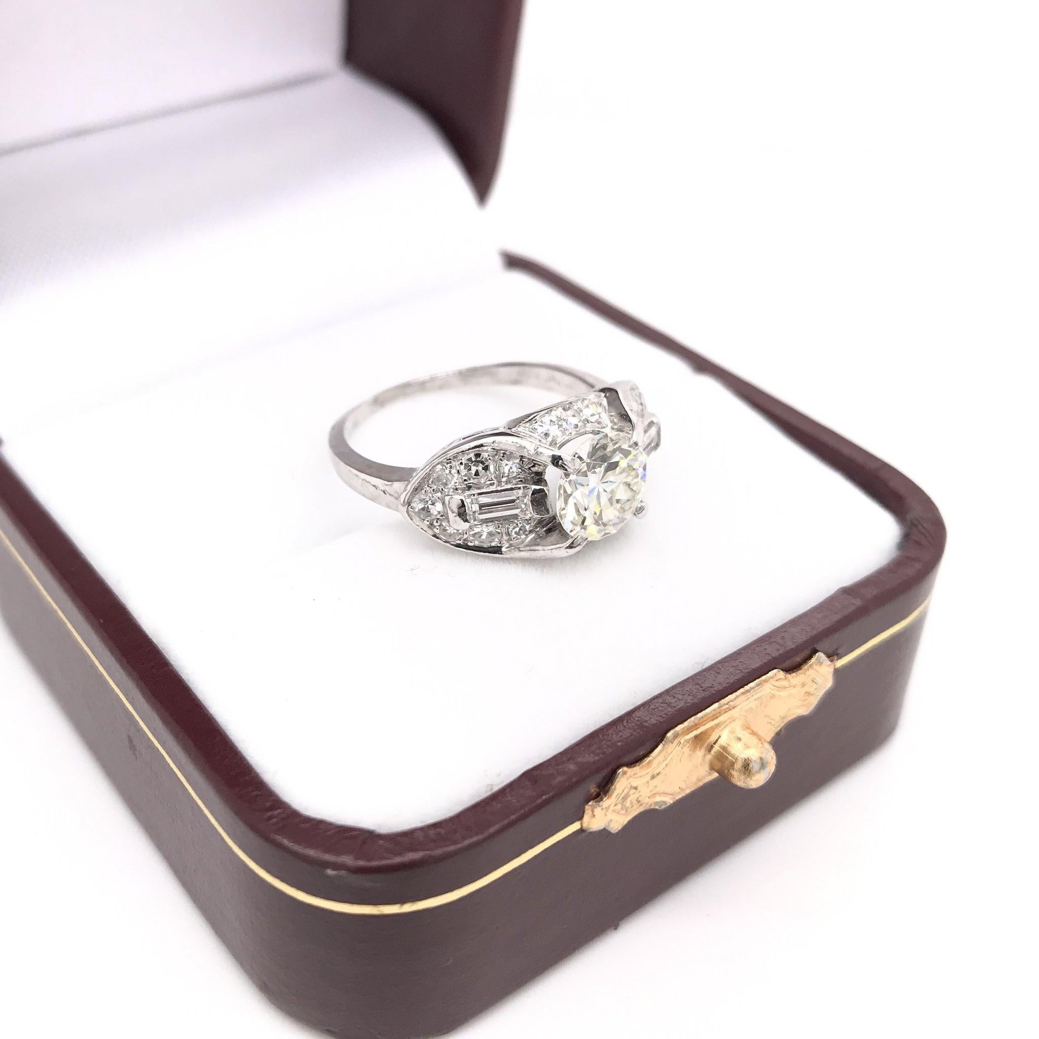 Art Deco 0.97 Carat Diamond Platinum Ring 5