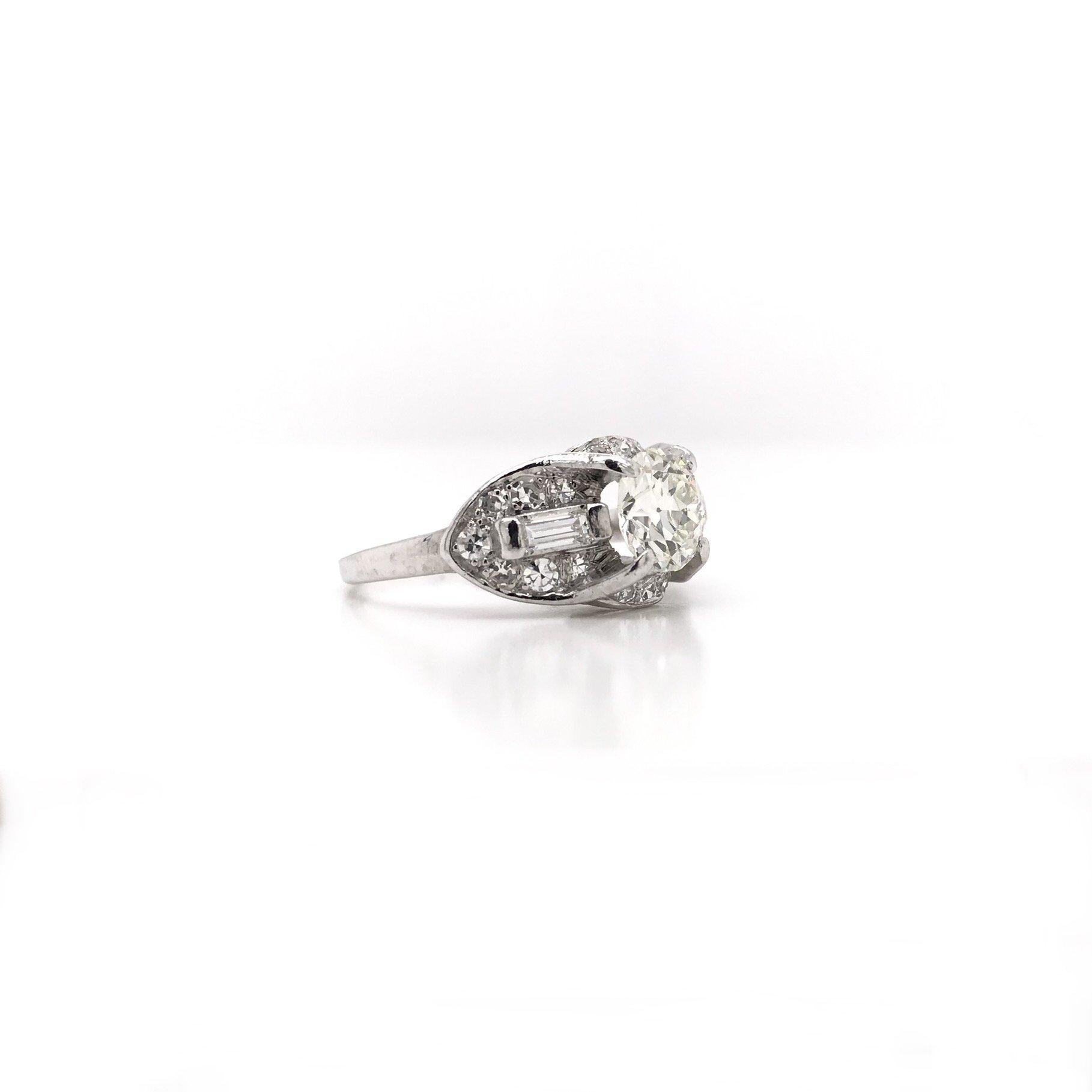 Art Deco 0.97 Carat Diamond Platinum Ring In Good Condition In Montgomery, AL