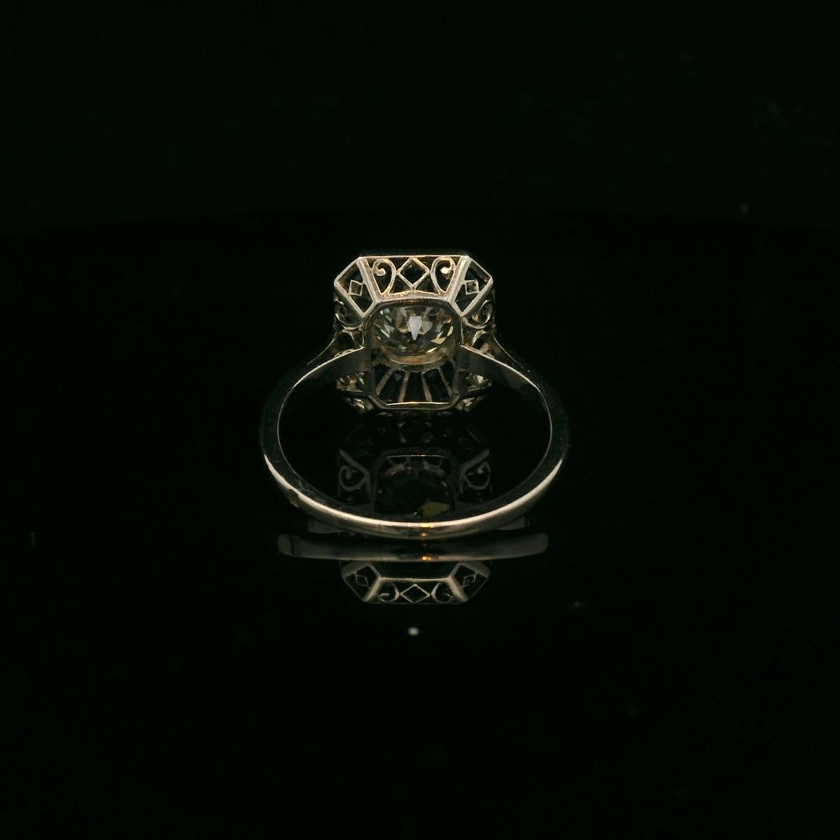 Bague Art déco 1 carat diamant et saphir calibré en vente 6