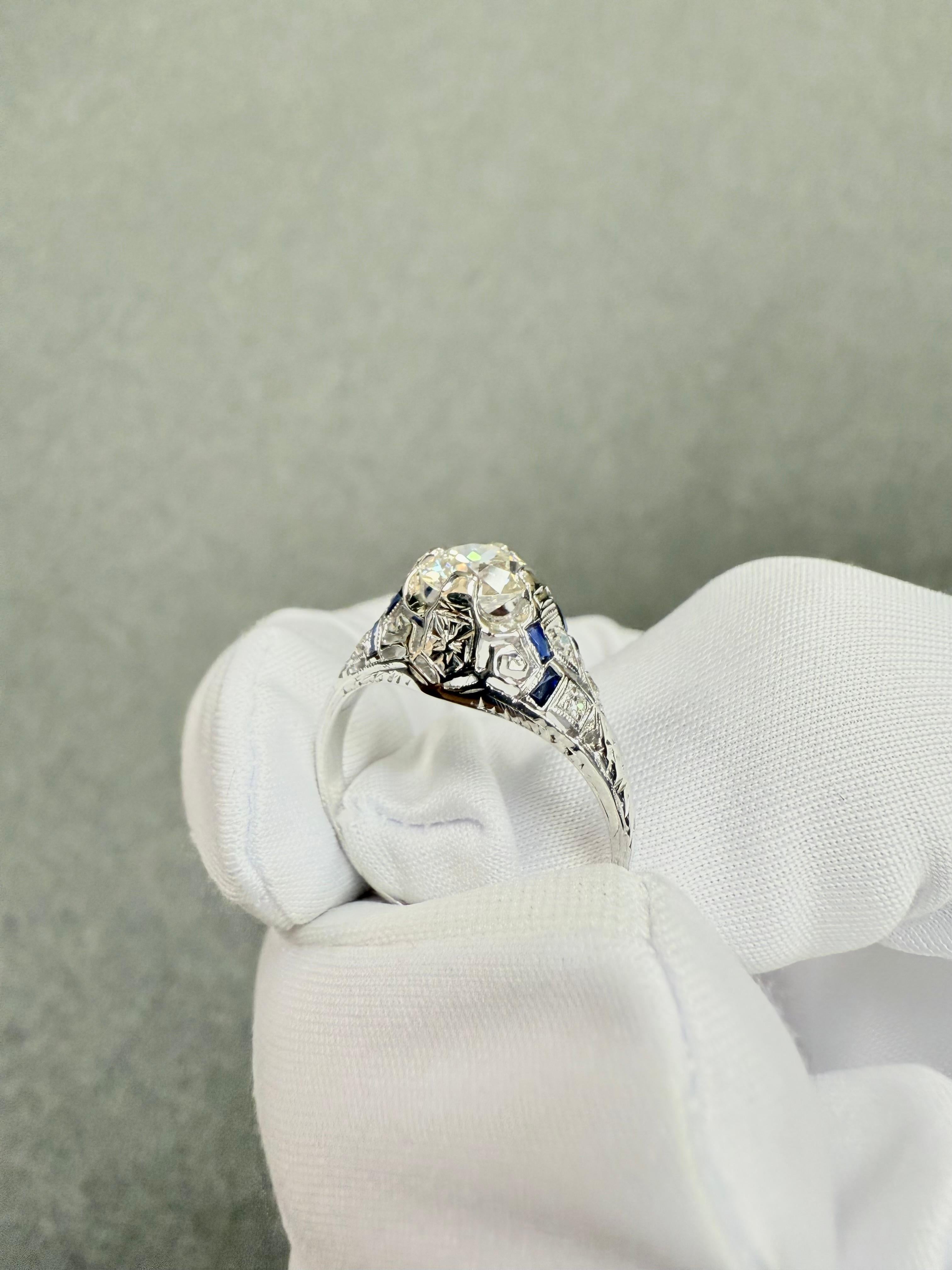 Anillo de compromiso Art Déco de oro blanco de 18 quilates con un diamante TW Circa 1925 en venta 4