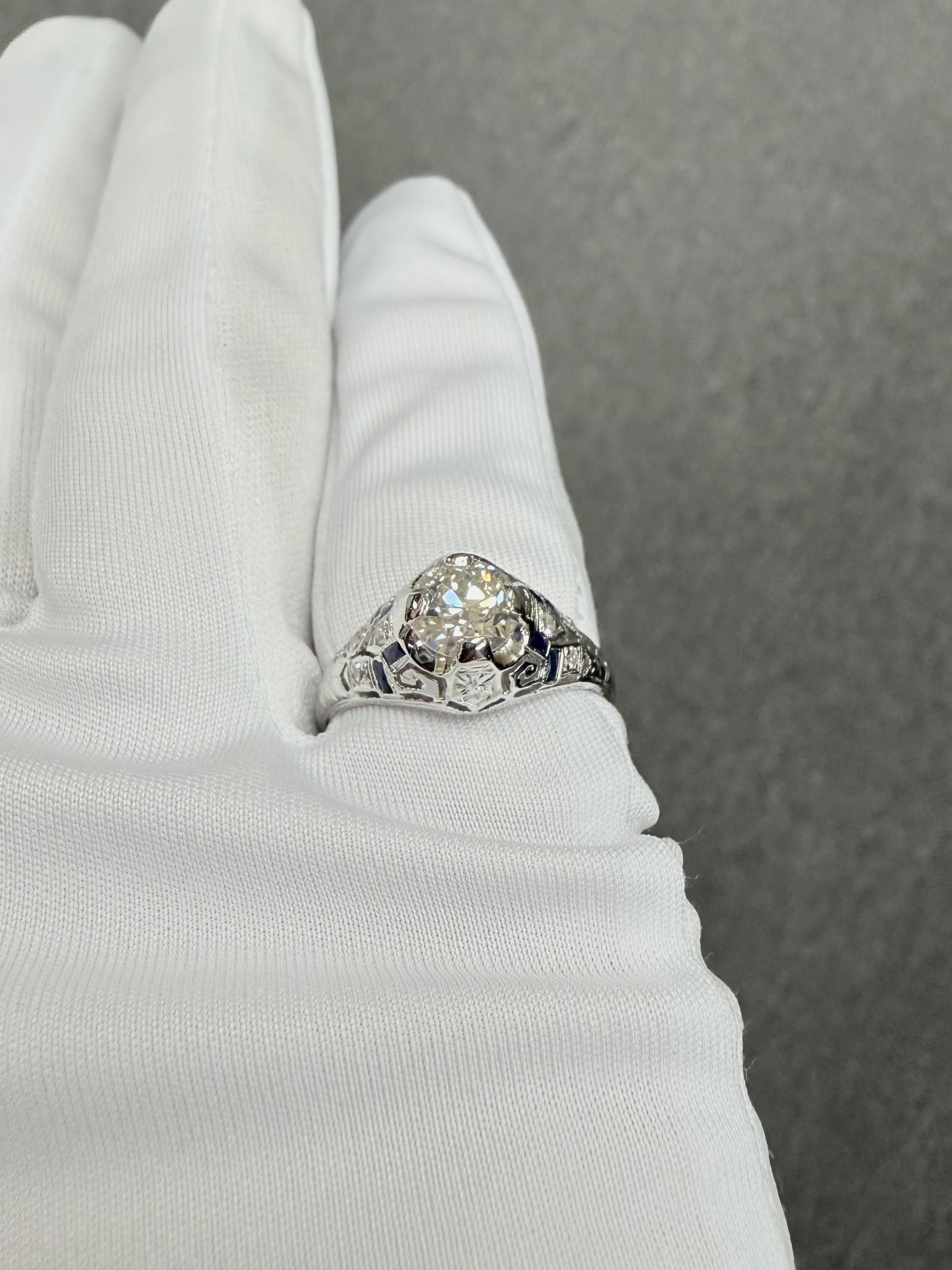 Anillo de compromiso Art Déco de oro blanco de 18 quilates con un diamante TW Circa 1925 en venta 6