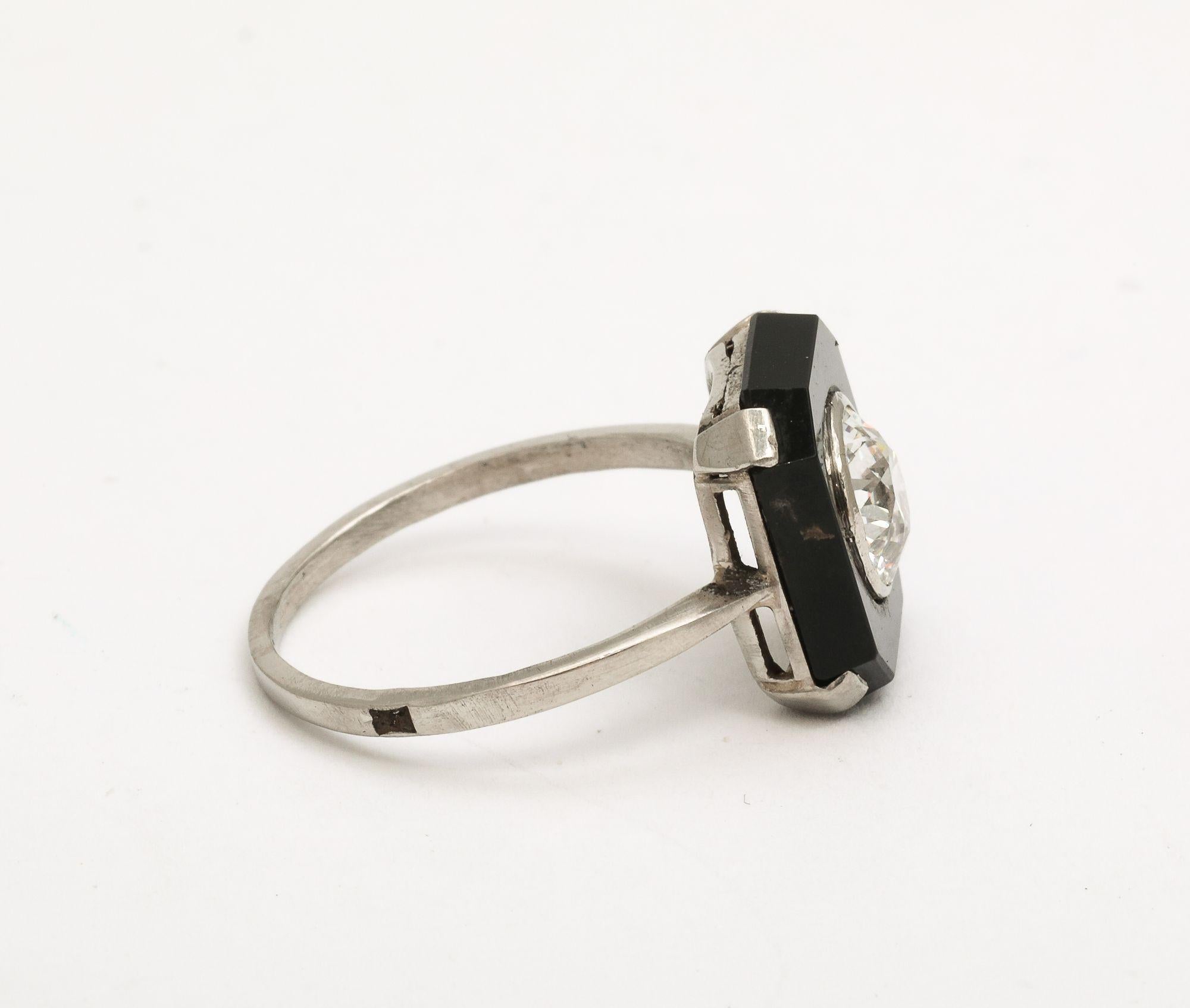 Art Deco 1.10 ct Diamond and Onyx Platinum Engagement Ring For Sale 1