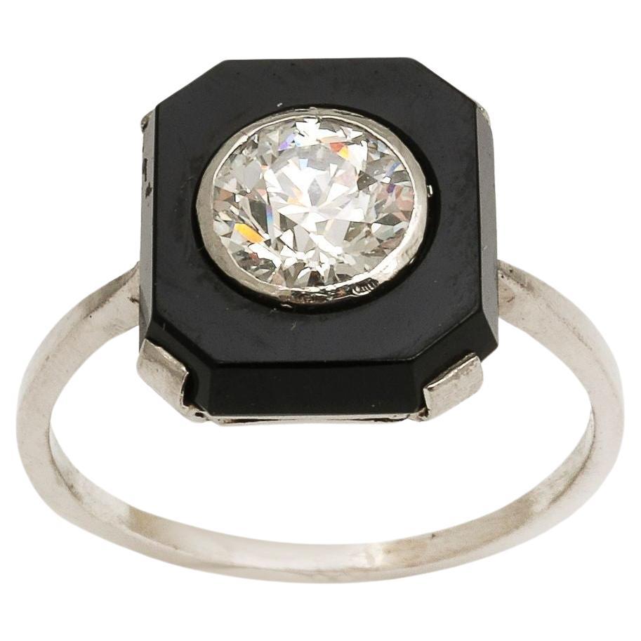 Verlobungsring aus Platin mit 1.10 Karat Diamant und Onyx im Art déco-Stil