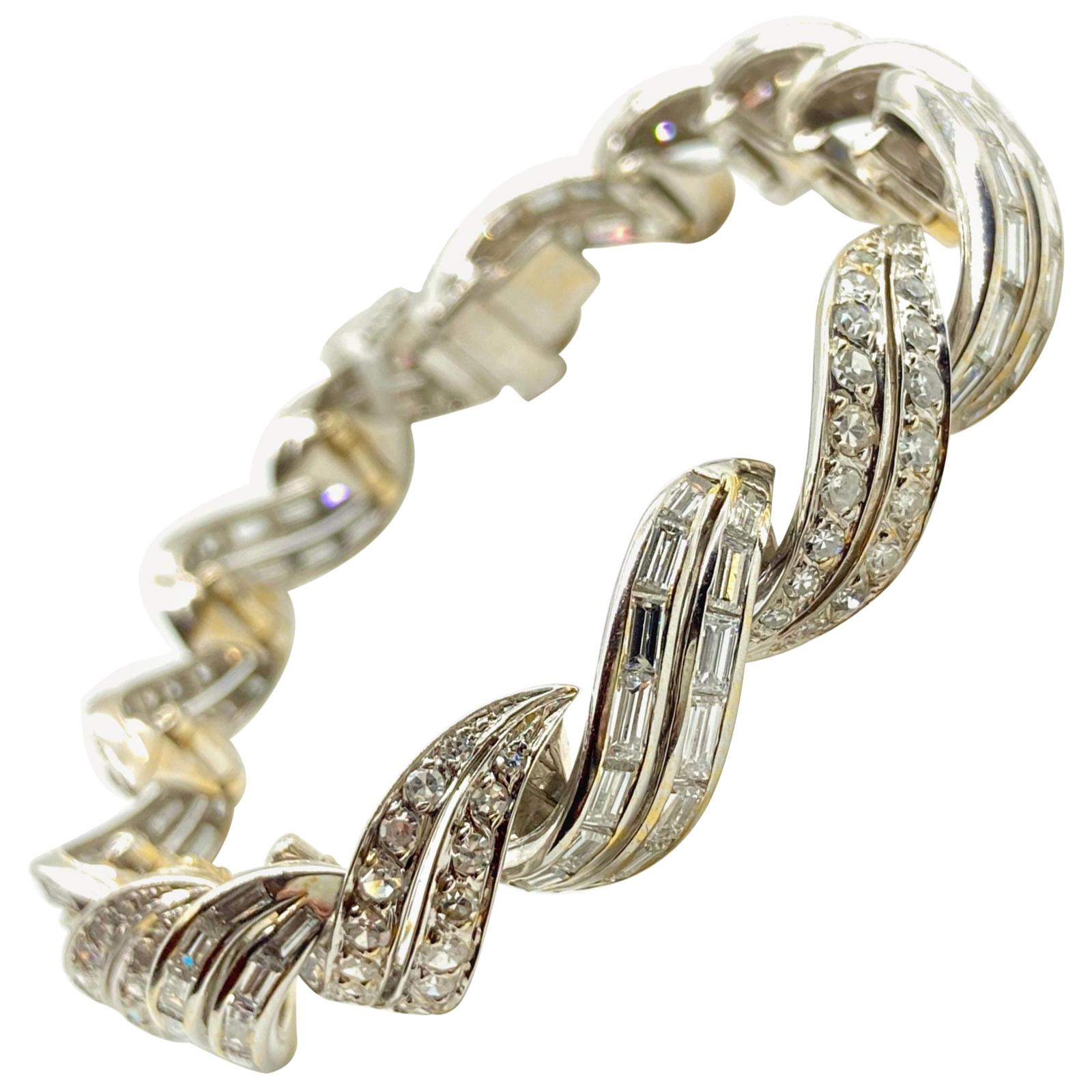 Art Deco 10 Carat Diamond White Gold Swirl Bracelet