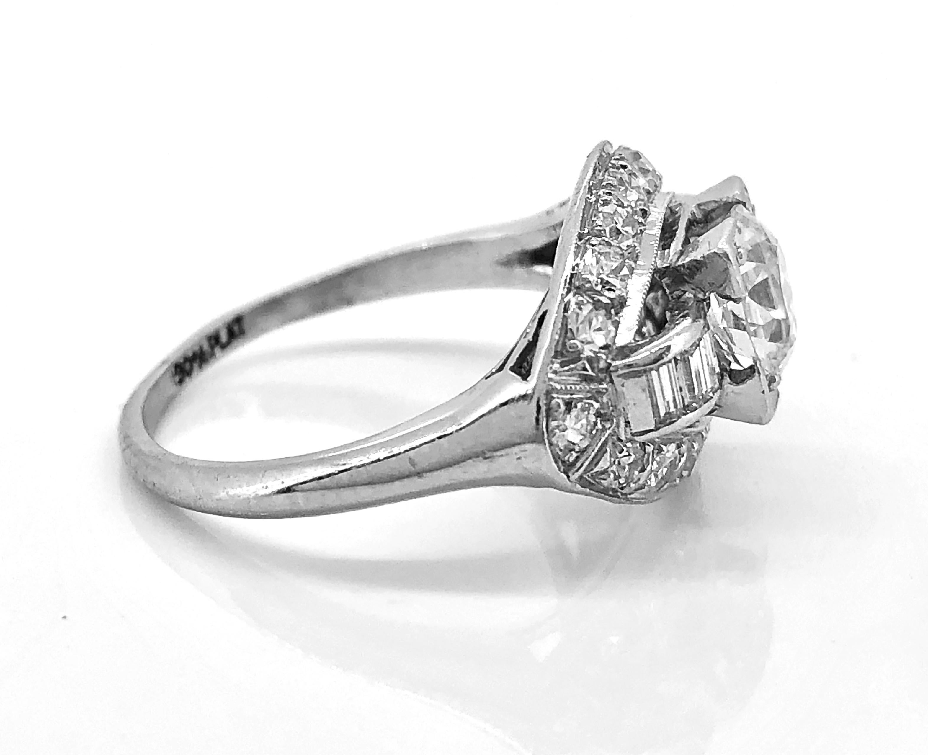 Art Deco 1.00 Carat Diamond Platinum Engagement Ring  In Excellent Condition For Sale In Tampa, FL