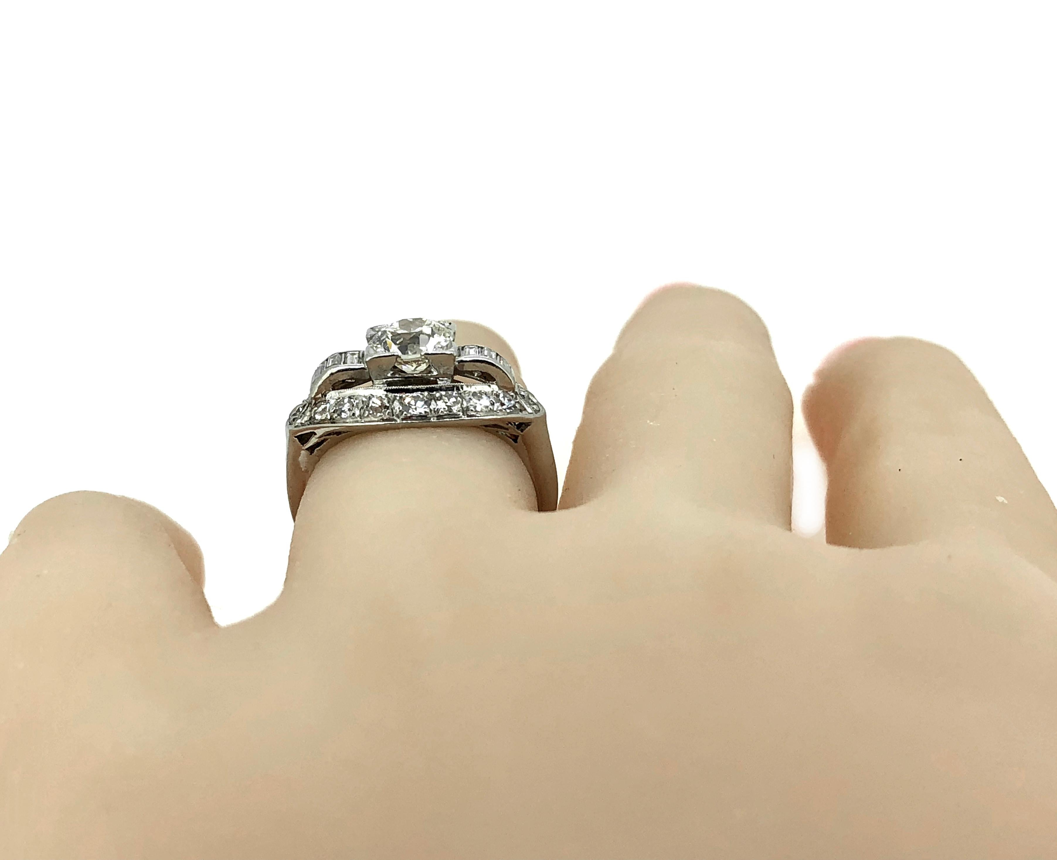 Art Deco 1.00 Carat Diamond Platinum Engagement Ring  For Sale 2