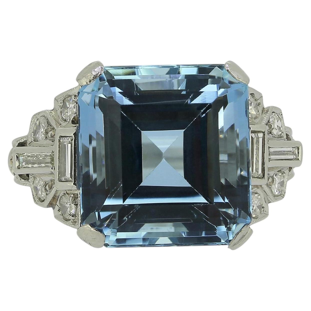 Anello Art Déco con acquamarina e diamanti da 10,00 carati