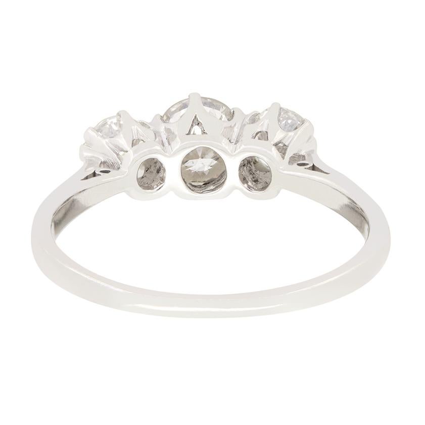 Taglio antico europeo Anello a trilogia di diamanti Art Deco da 1,00ct, 1930 ca. in vendita