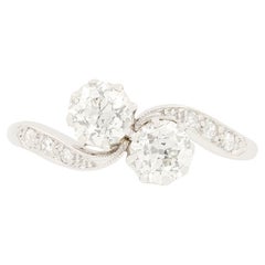Anello Twist con due pietre e diamante da 1,00ct in stile Art Deco, 1920 ca.