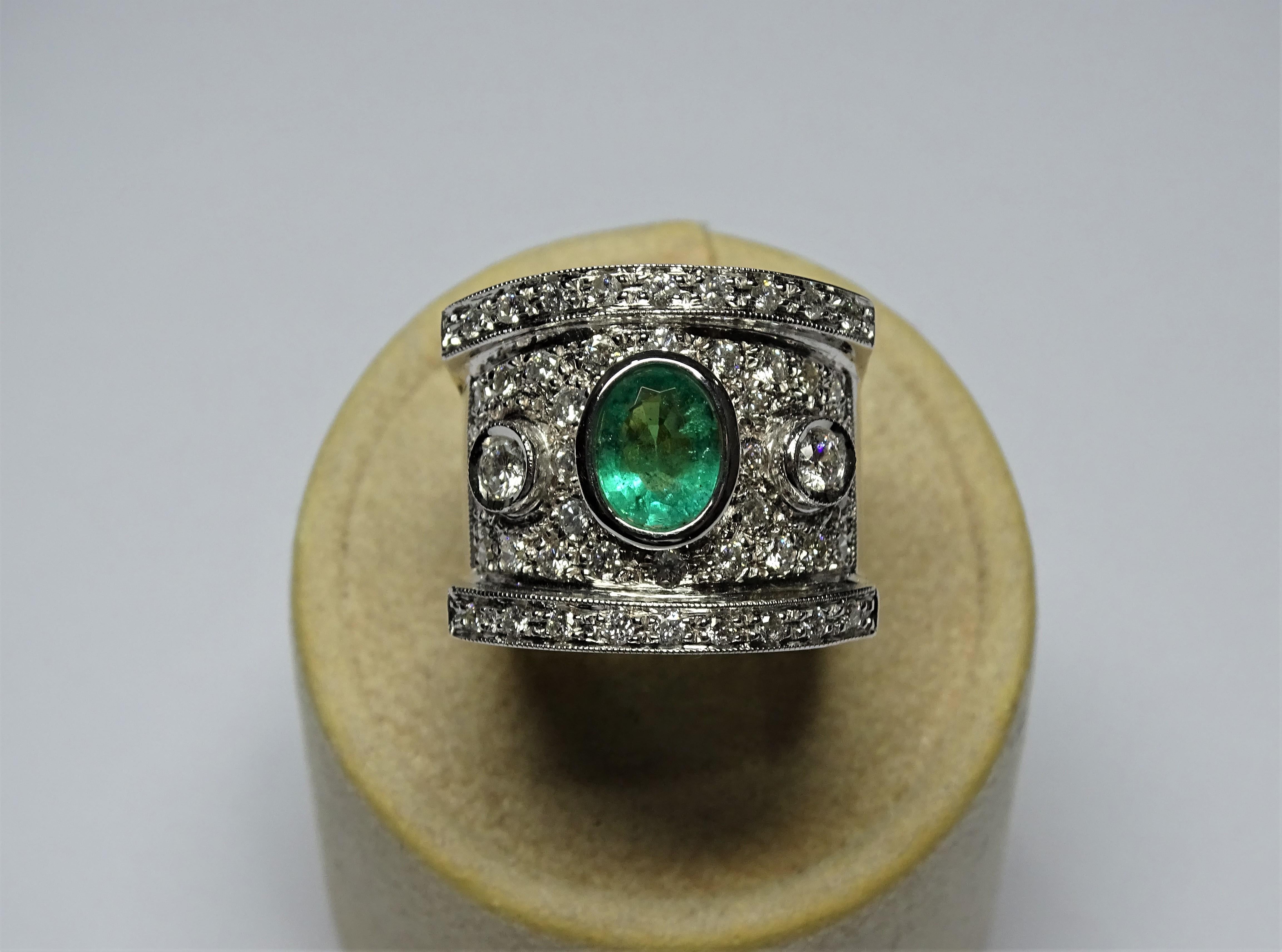 Women's or Men's Art Deco Style 1.01 Carat Oval Emerald Diamond 18 Karat Gold White Gold Ring For Sale