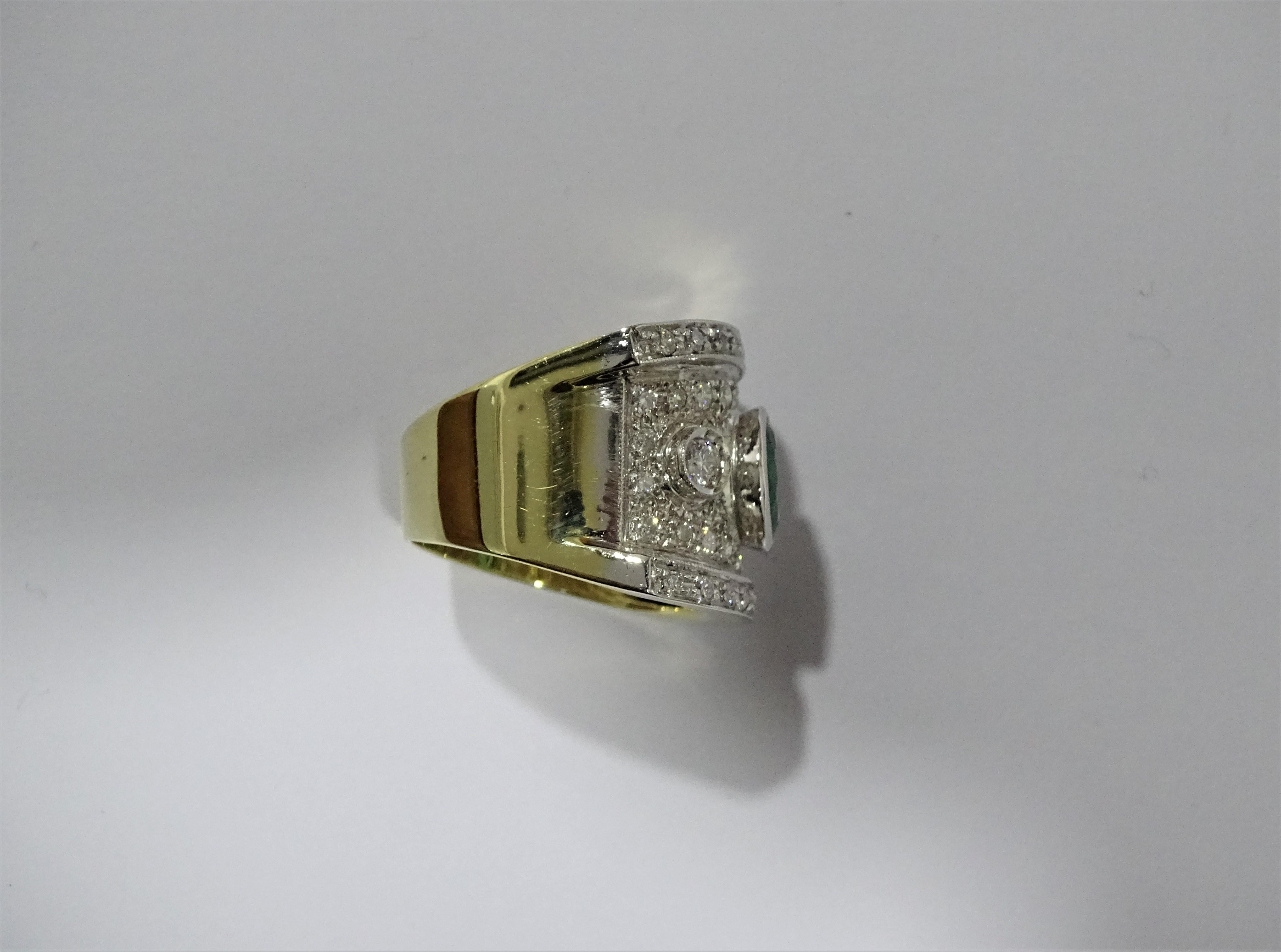 Art Deco Style 1.01 Carat Oval Emerald Diamond 18 Karat Gold White Gold Ring For Sale 3