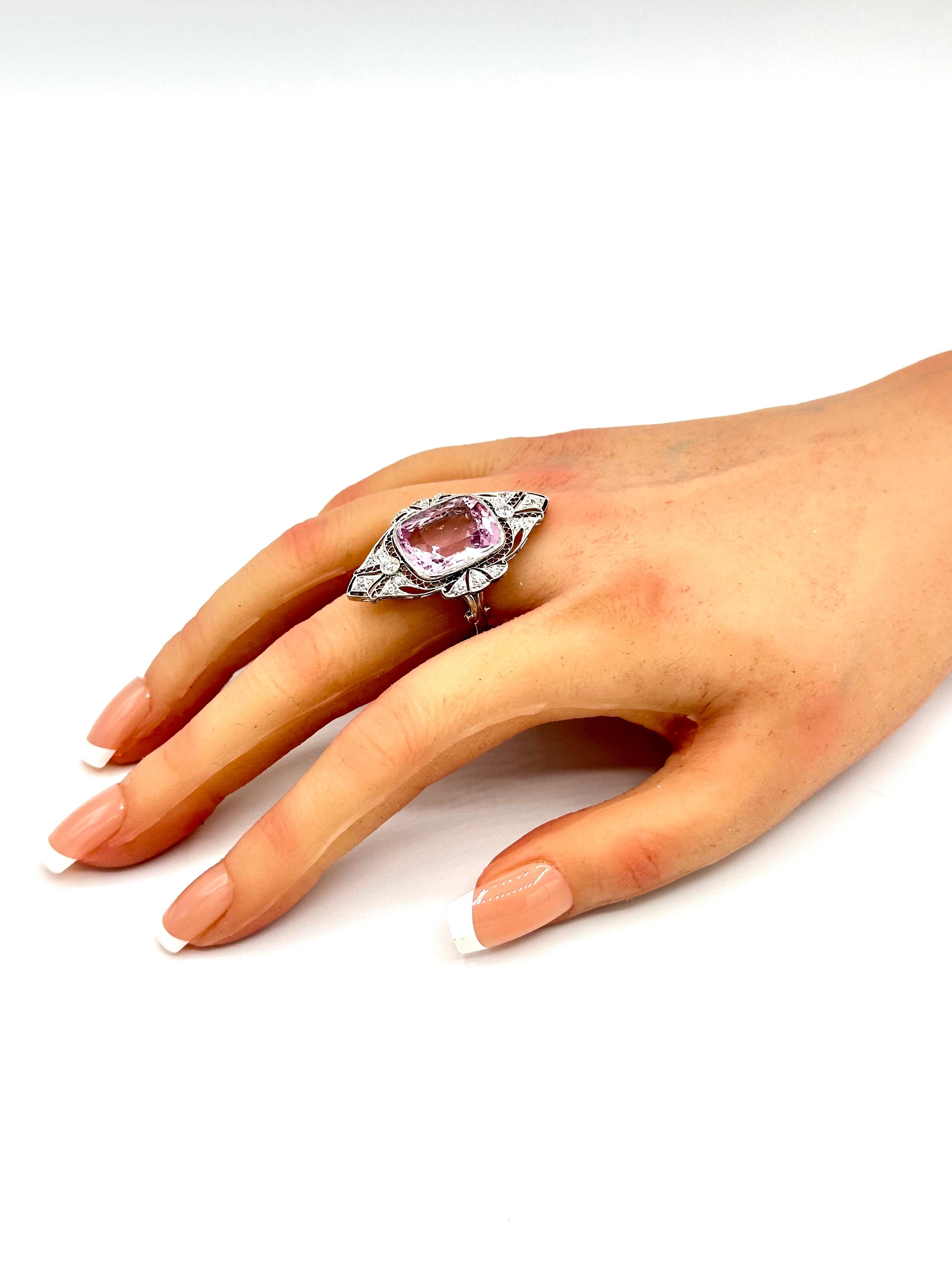 Art Deco 10.12 Carat Kunzite and Diamond Platinum and Gold Cocktail Ring For Sale 2