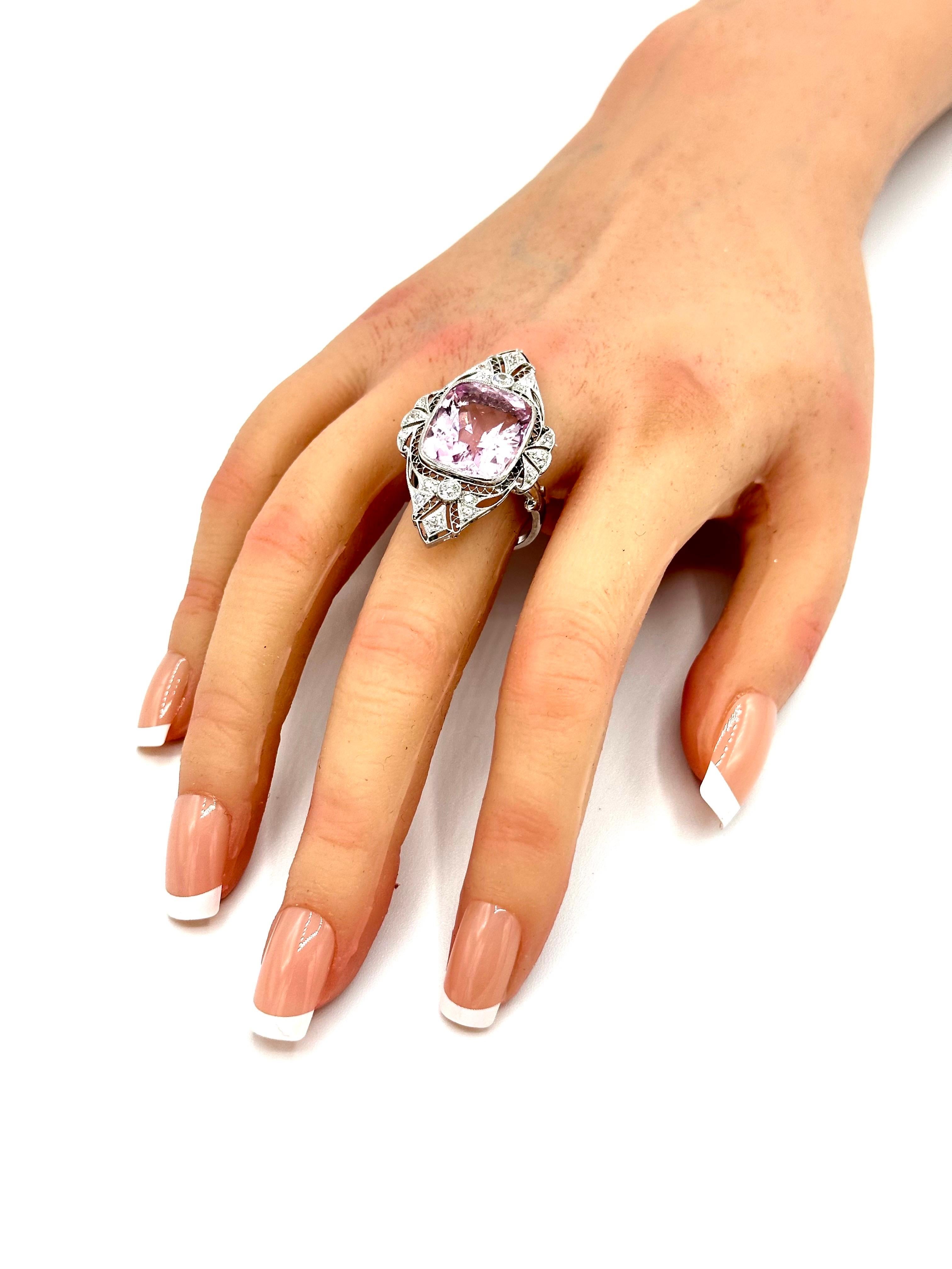 Art Deco 10.12 Carat Kunzite and Diamond Platinum and Gold Cocktail Ring For Sale 3