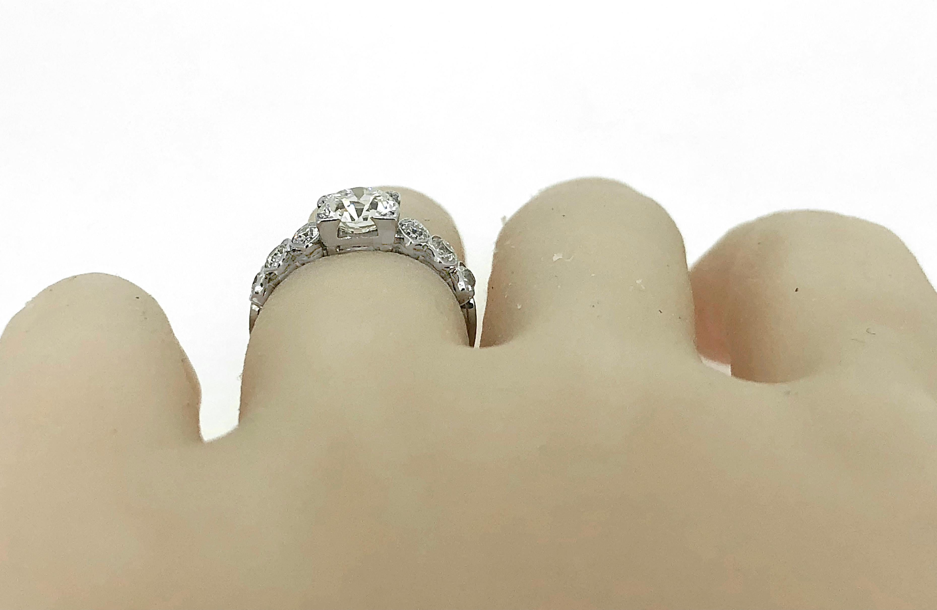 Art Deco 1.02 Carat Diamond Platinum Engagement Ring  For Sale 2